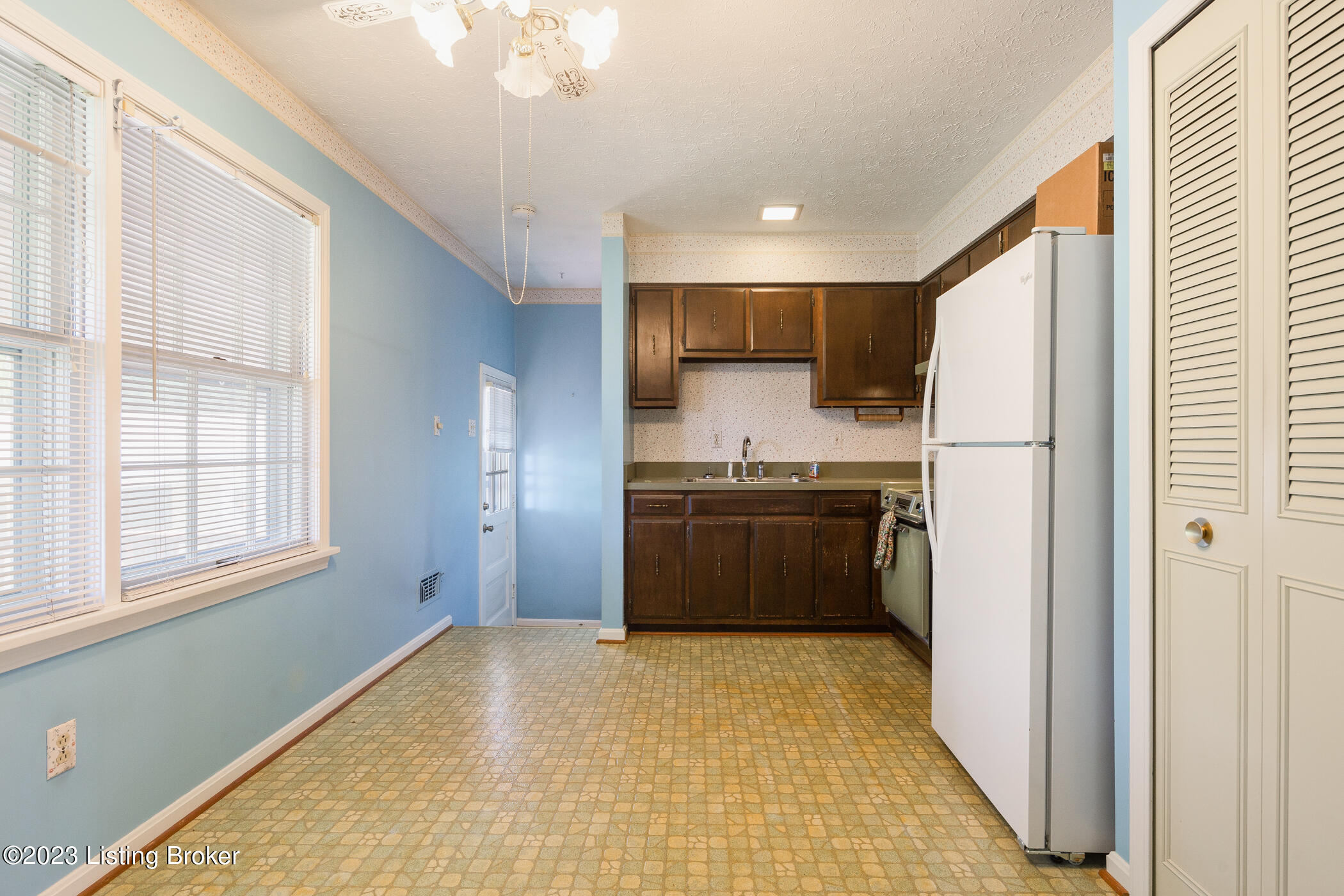 4900 W Batalina Ct