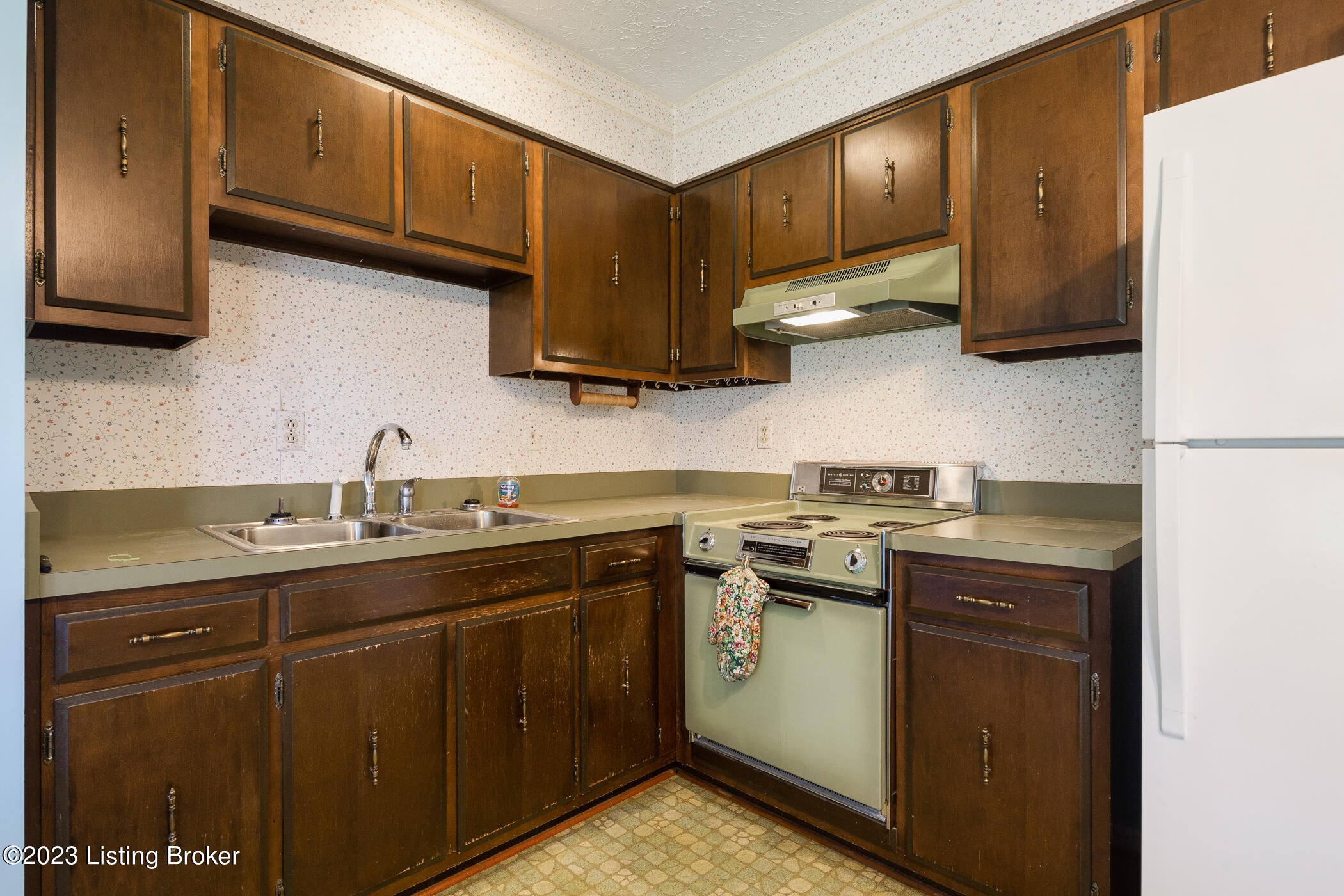 4900 W Batalina Ct