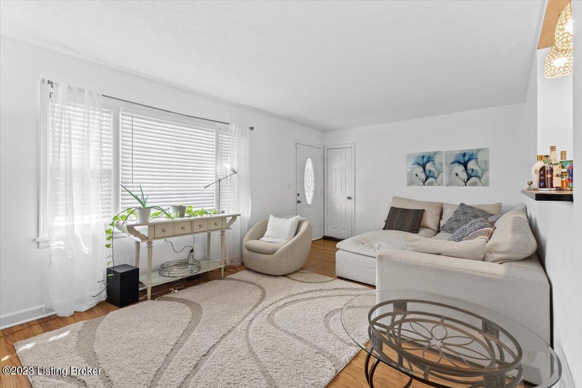 3219 Patricia Dr