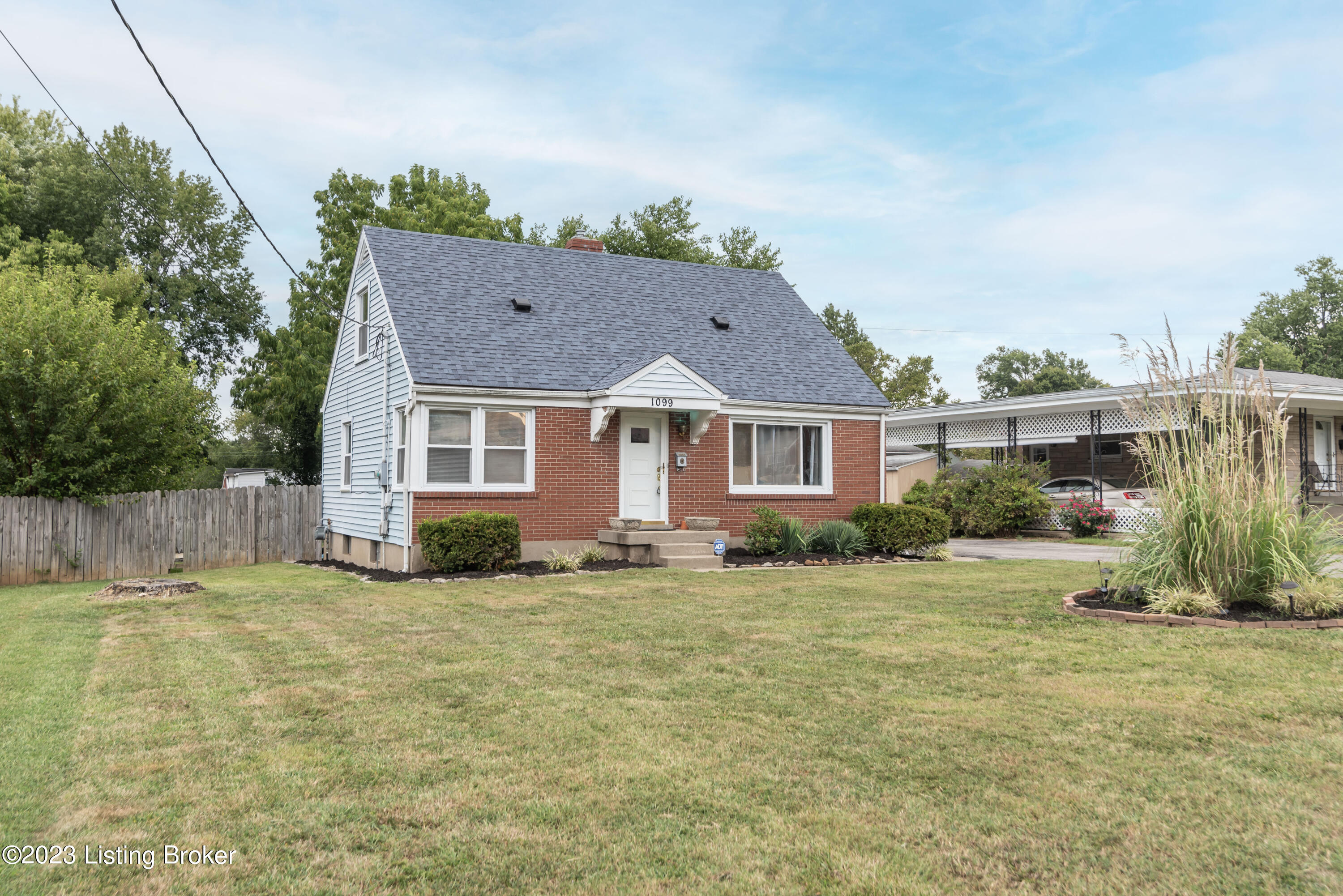 1099 Forest View Dr