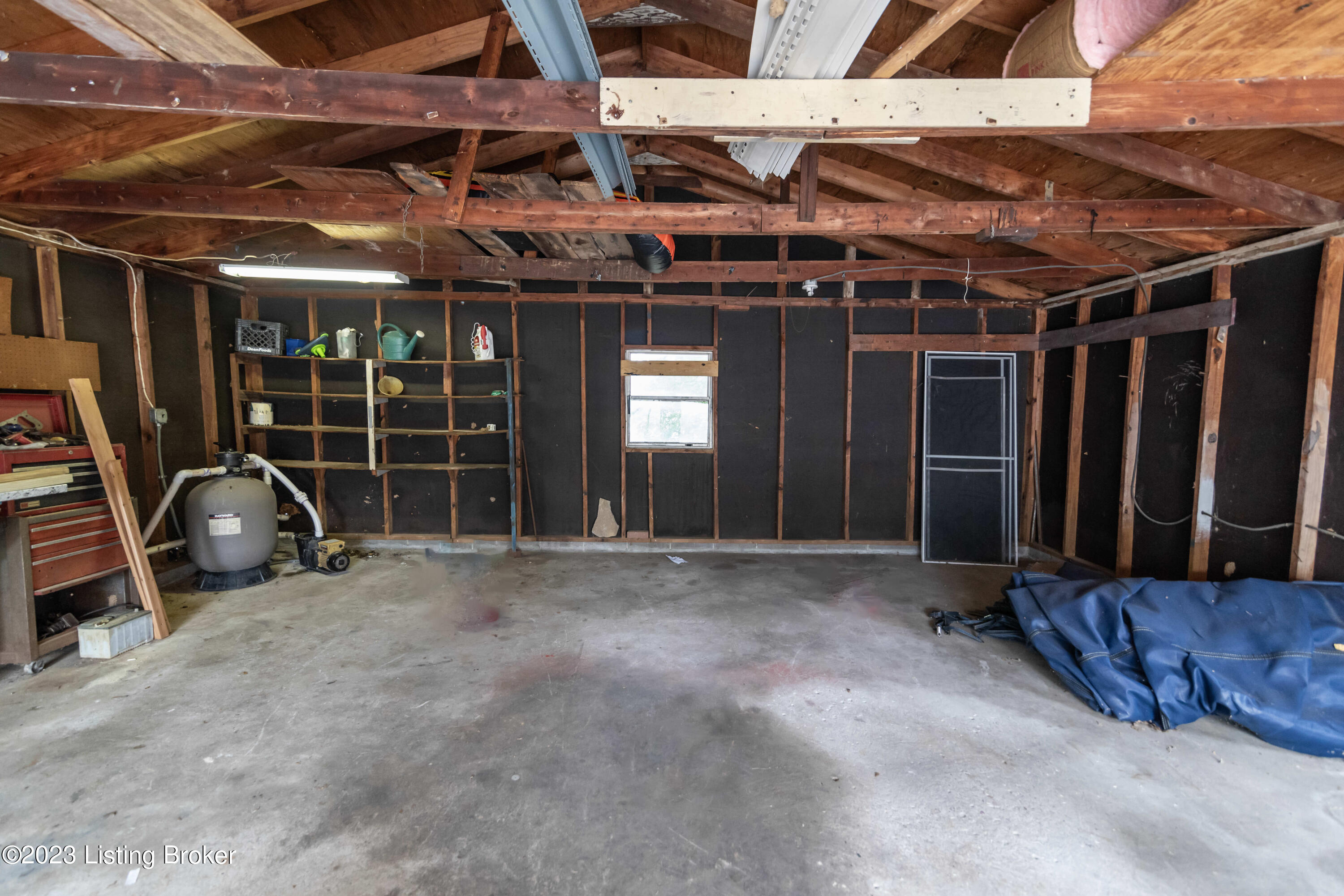 1099 Forest View Dr