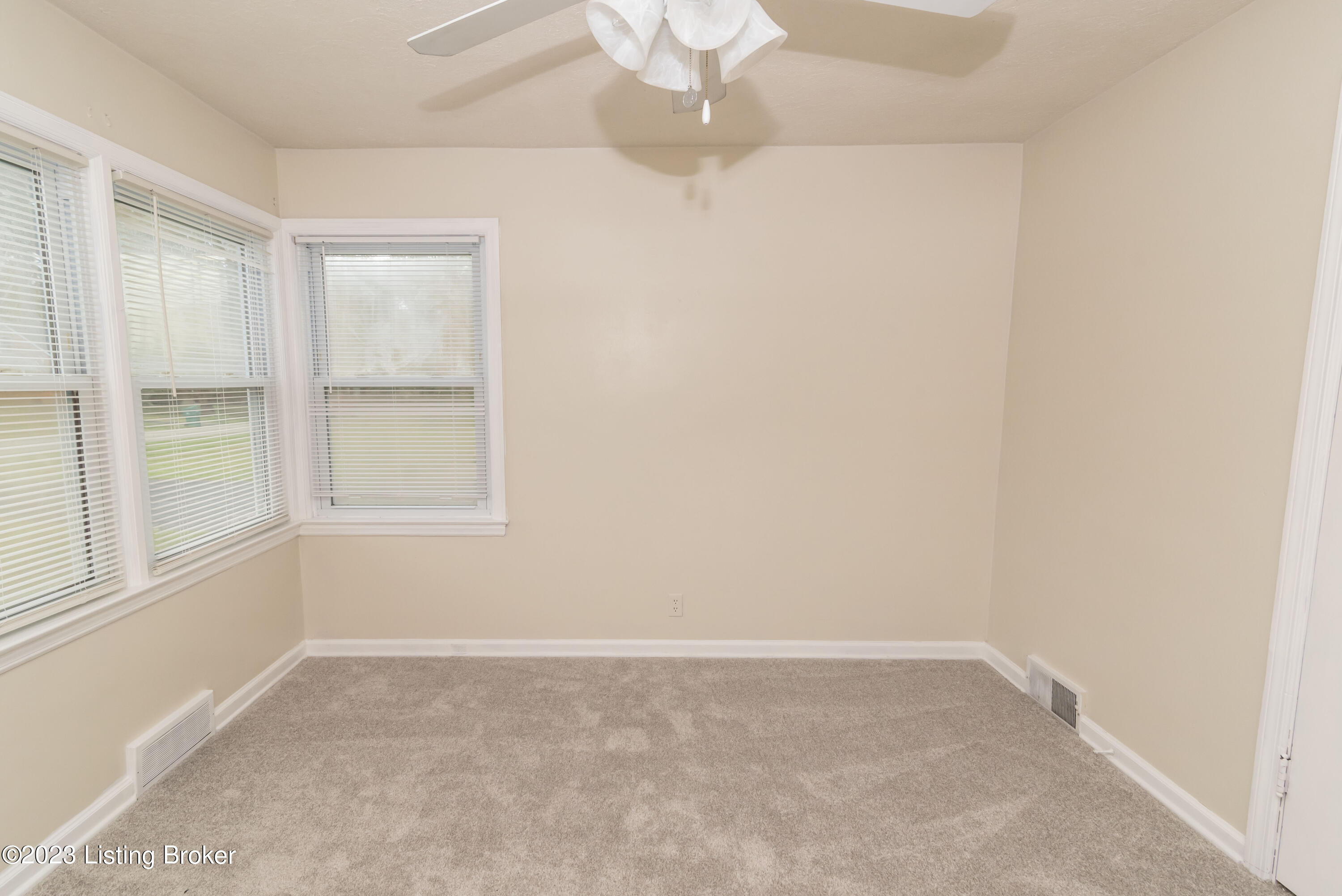 1099 Forest View Dr