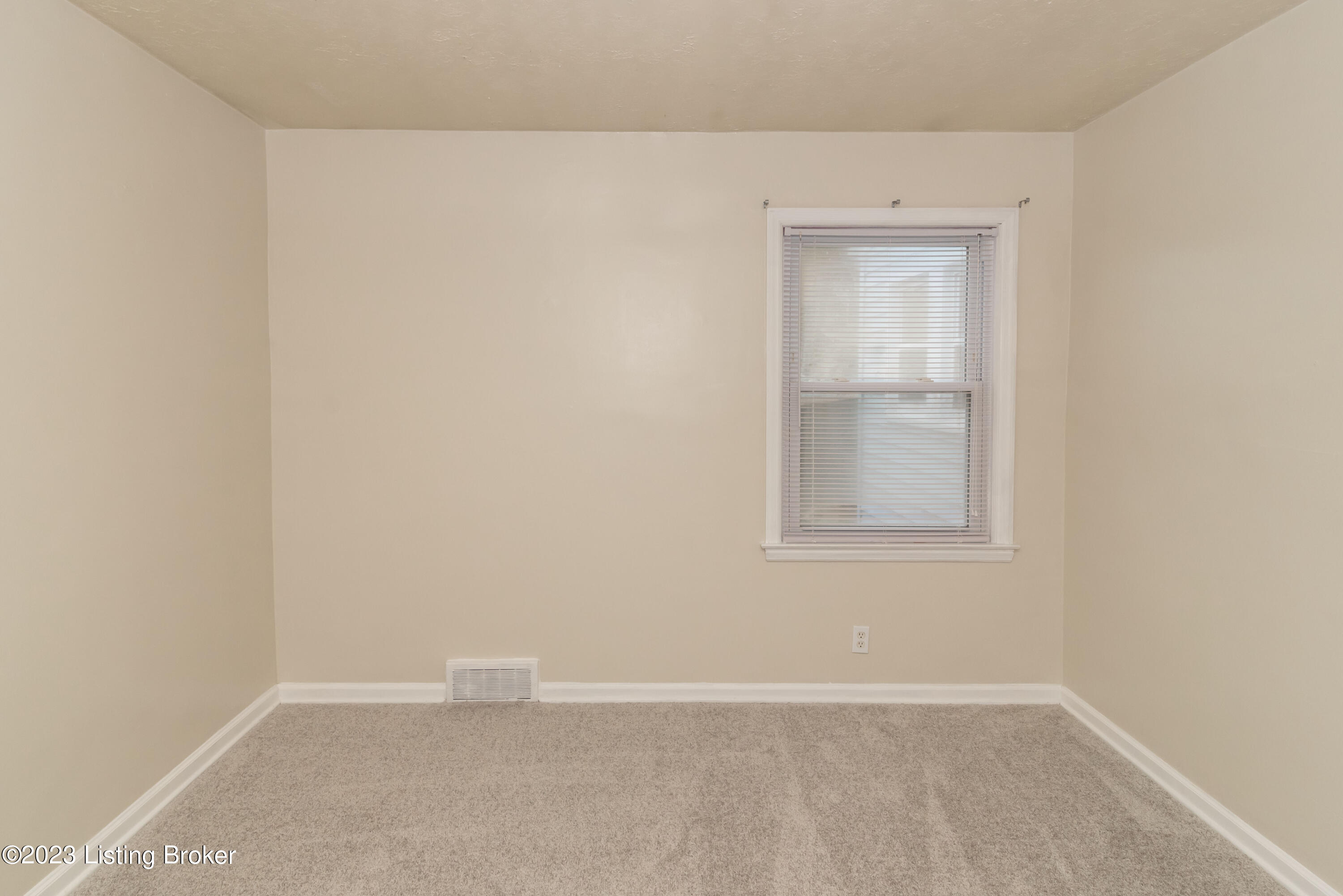 1099 Forest View Dr
