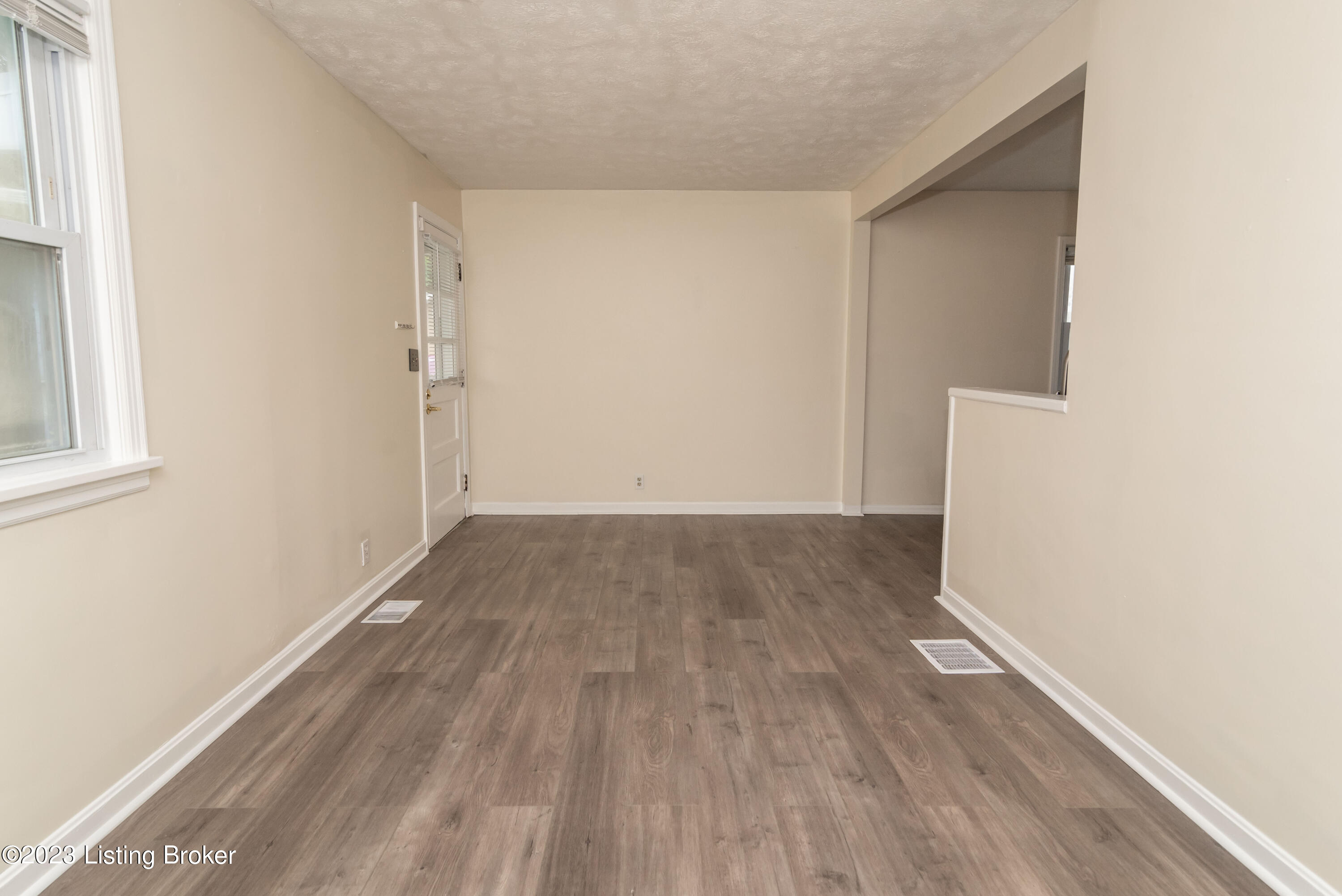 1099 Forest View Dr