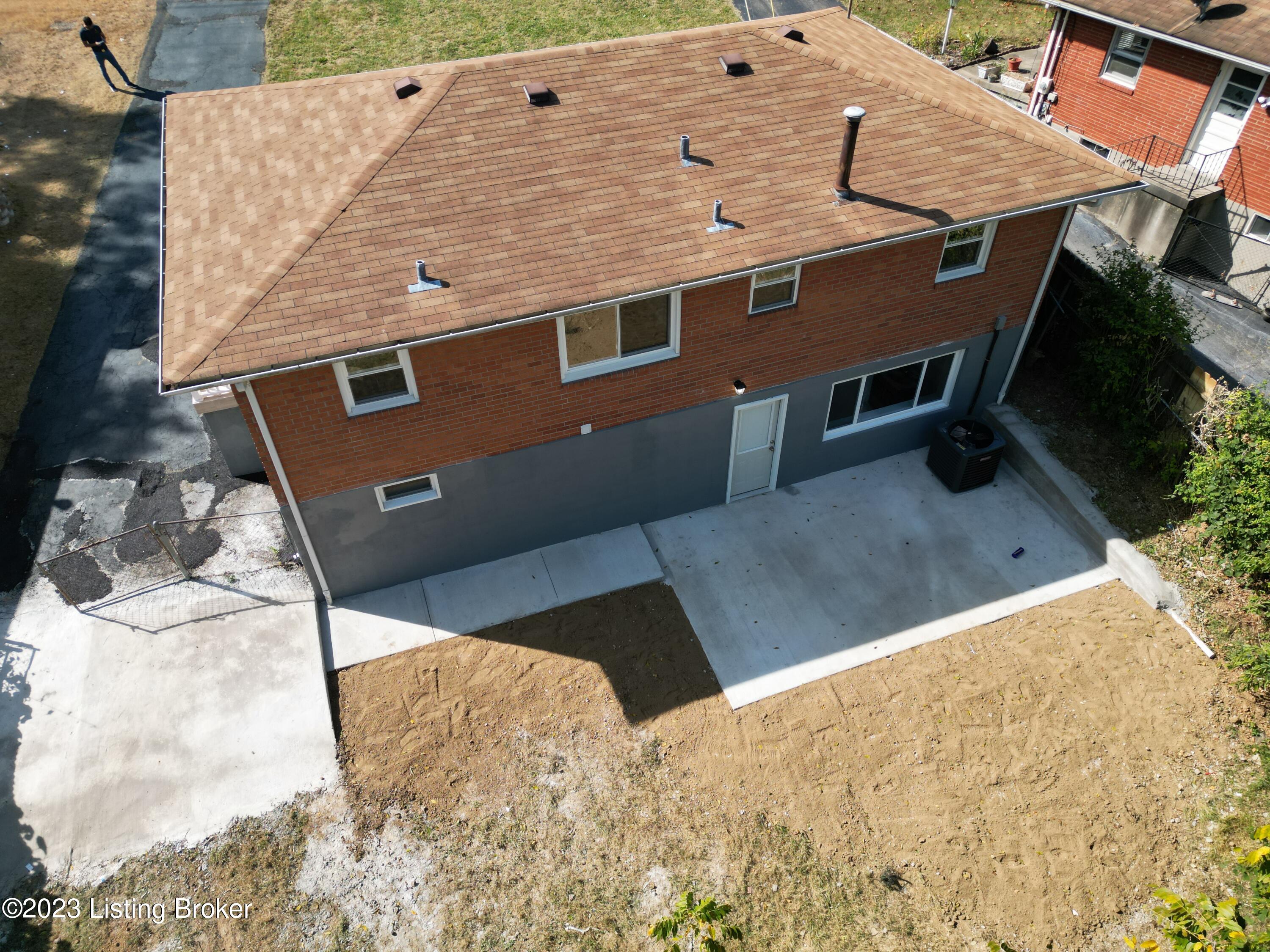 6807 Rock Hollow Dr