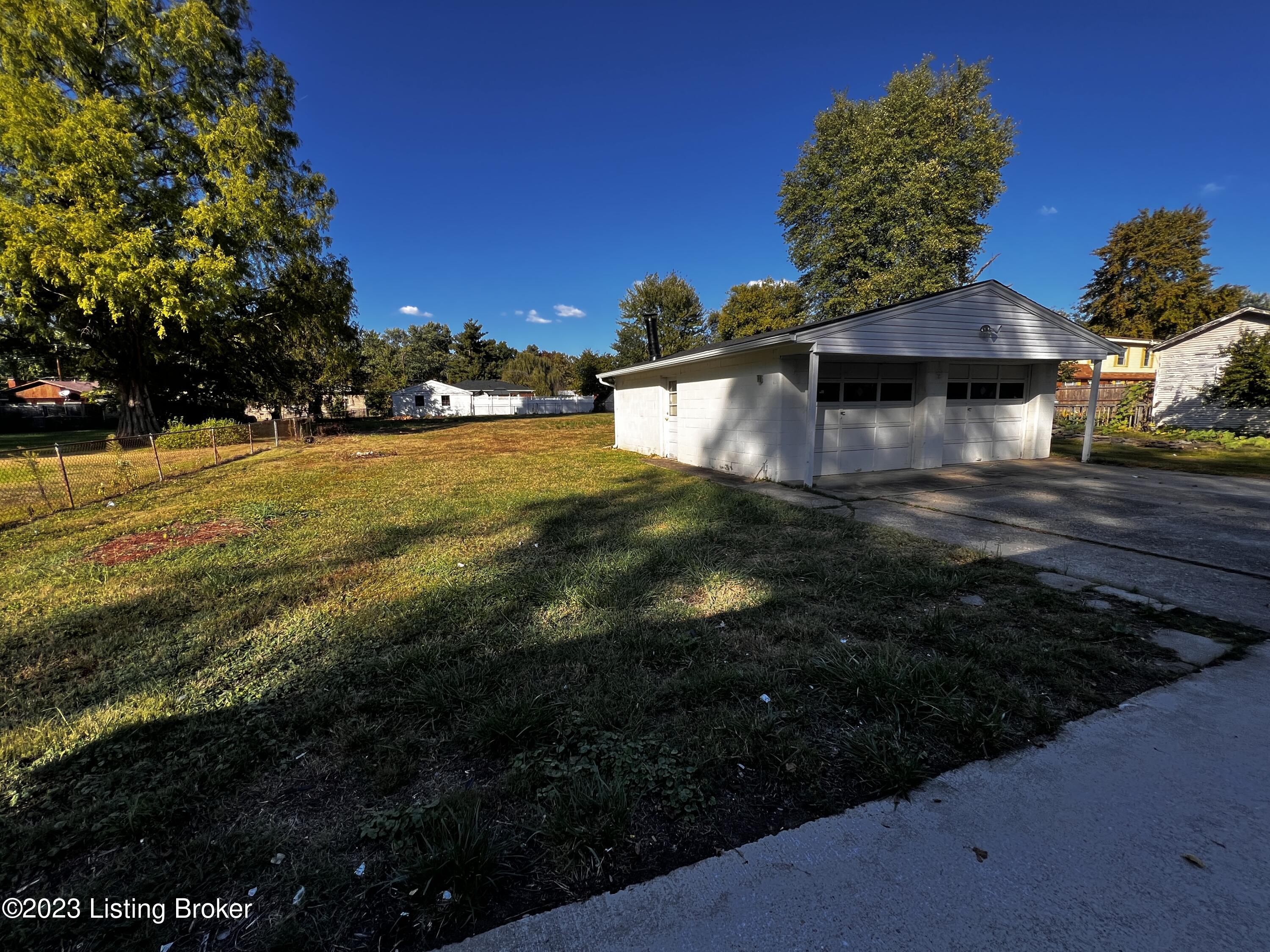 5529 Bruce Ave