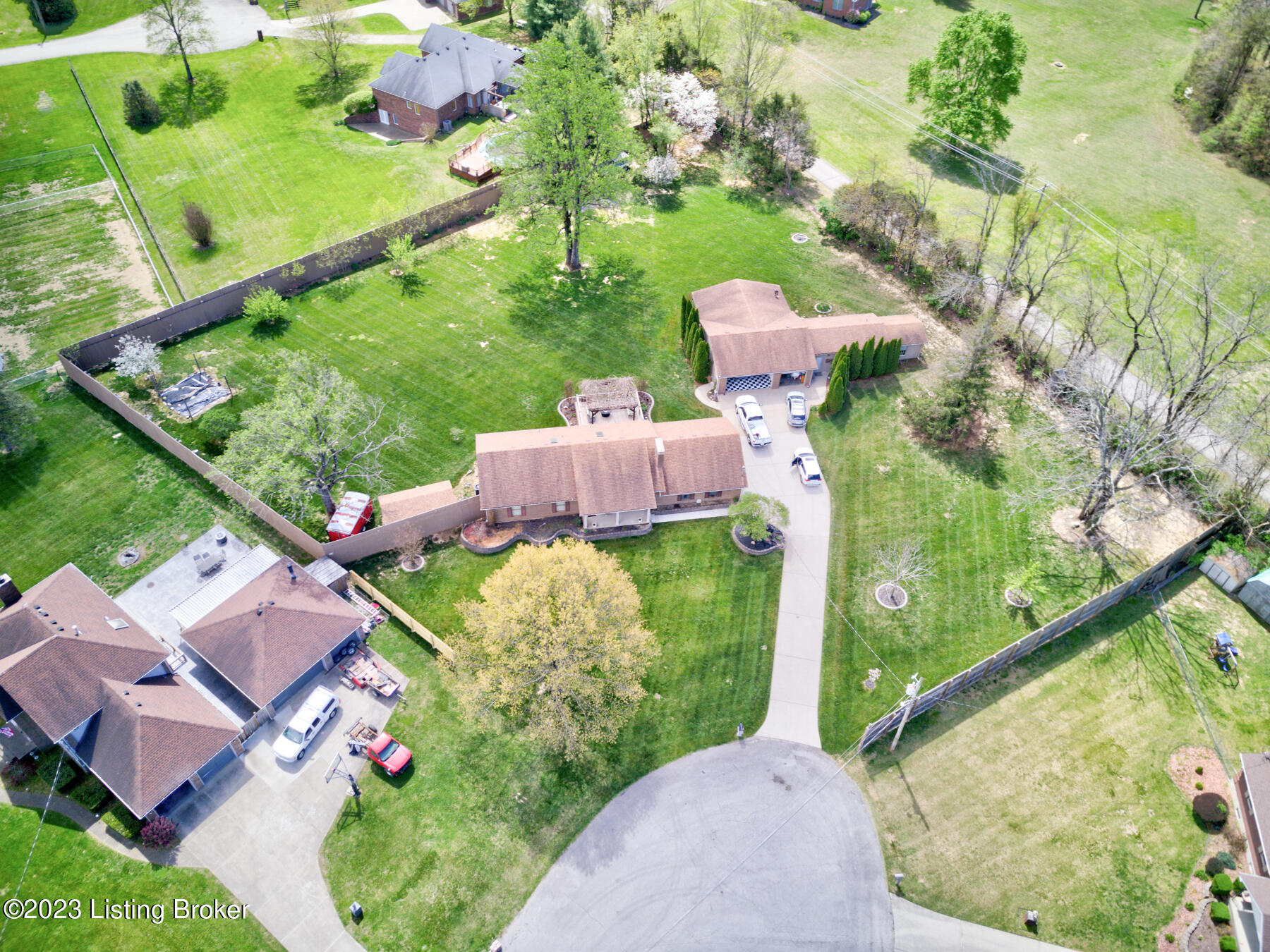128 Erikas Ct