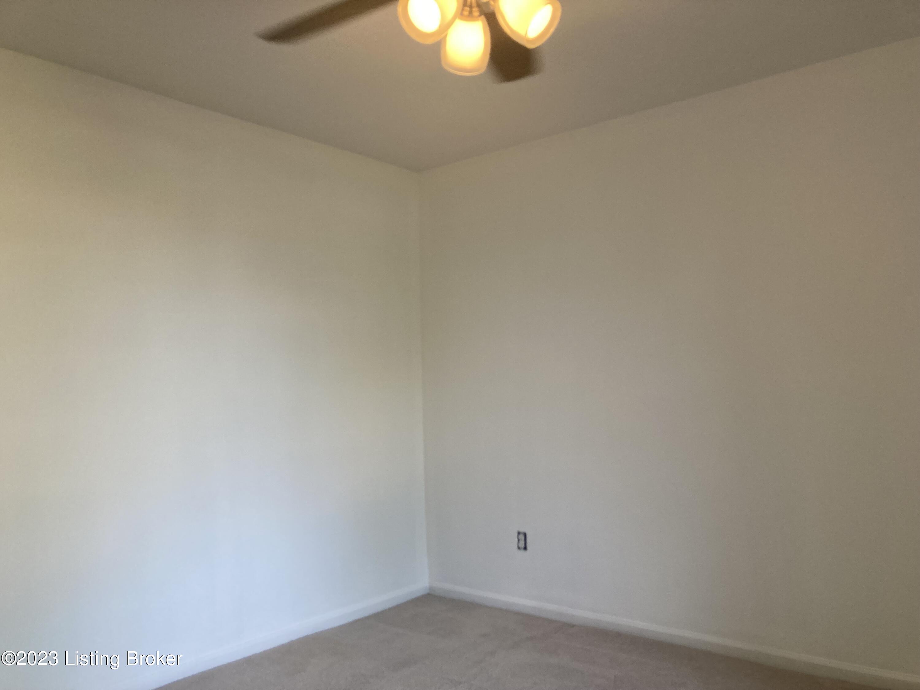 128 Erikas Ct