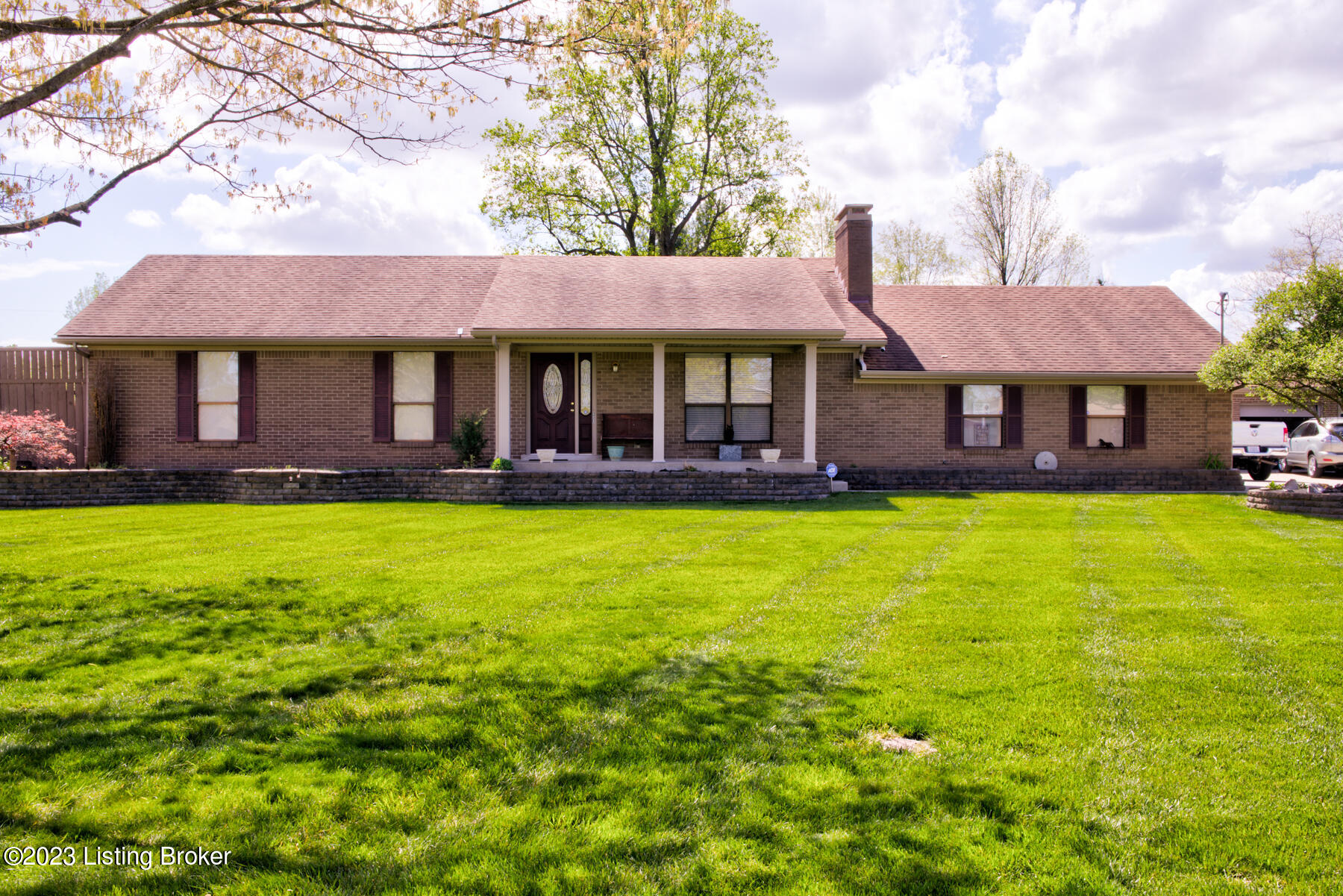128 Erikas Ct