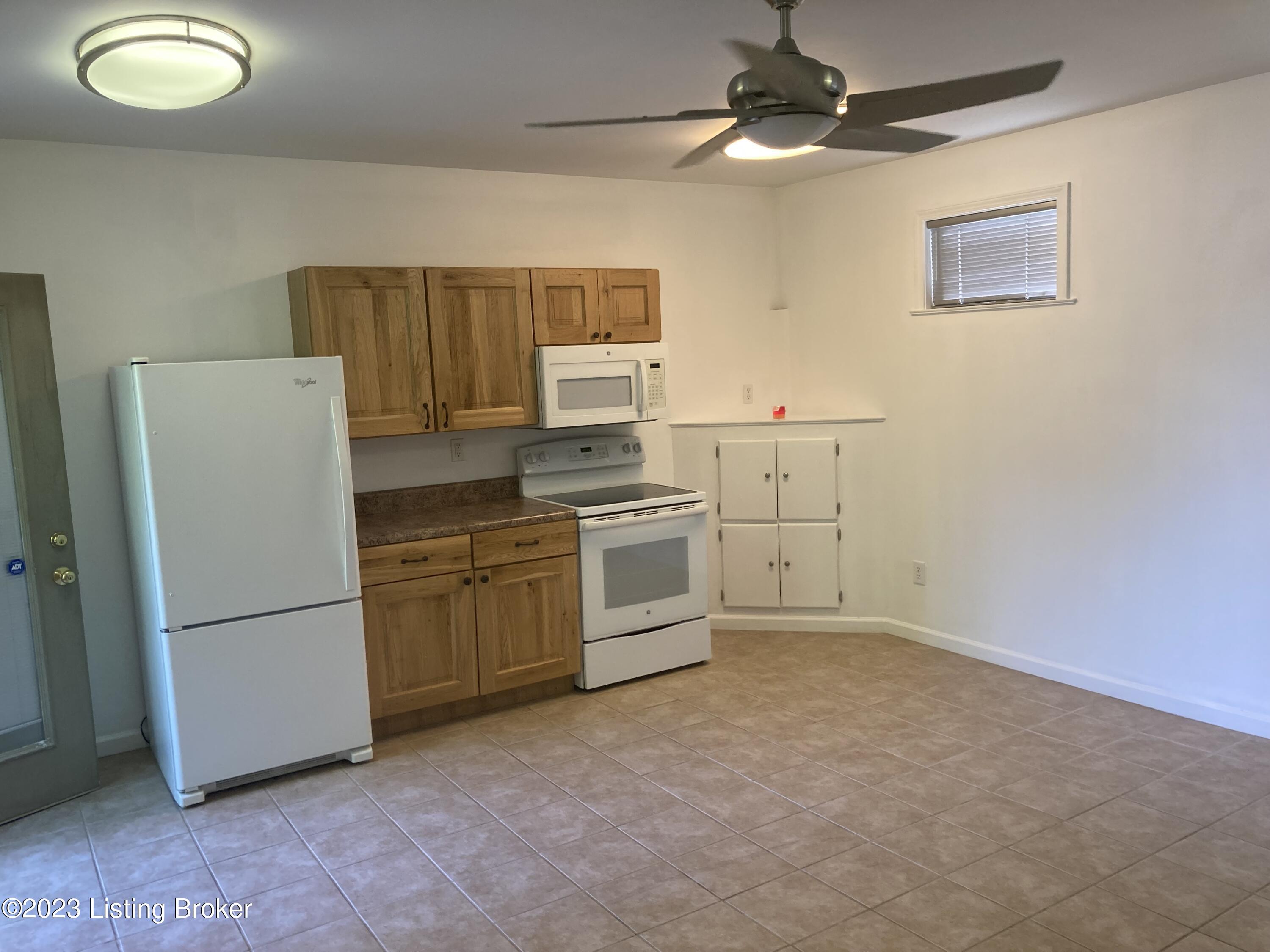 128 Erikas Ct