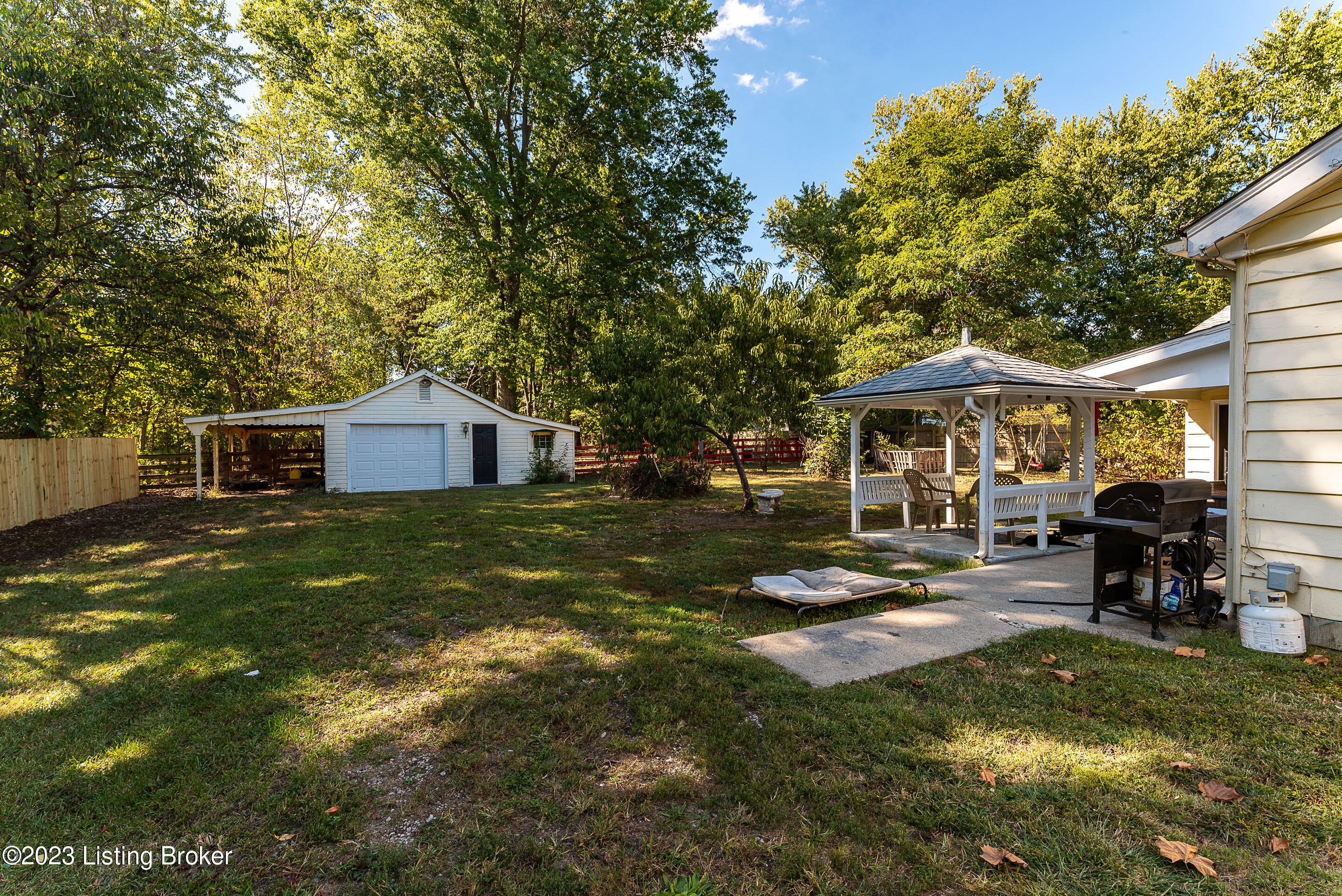 8302 Tolls Ln