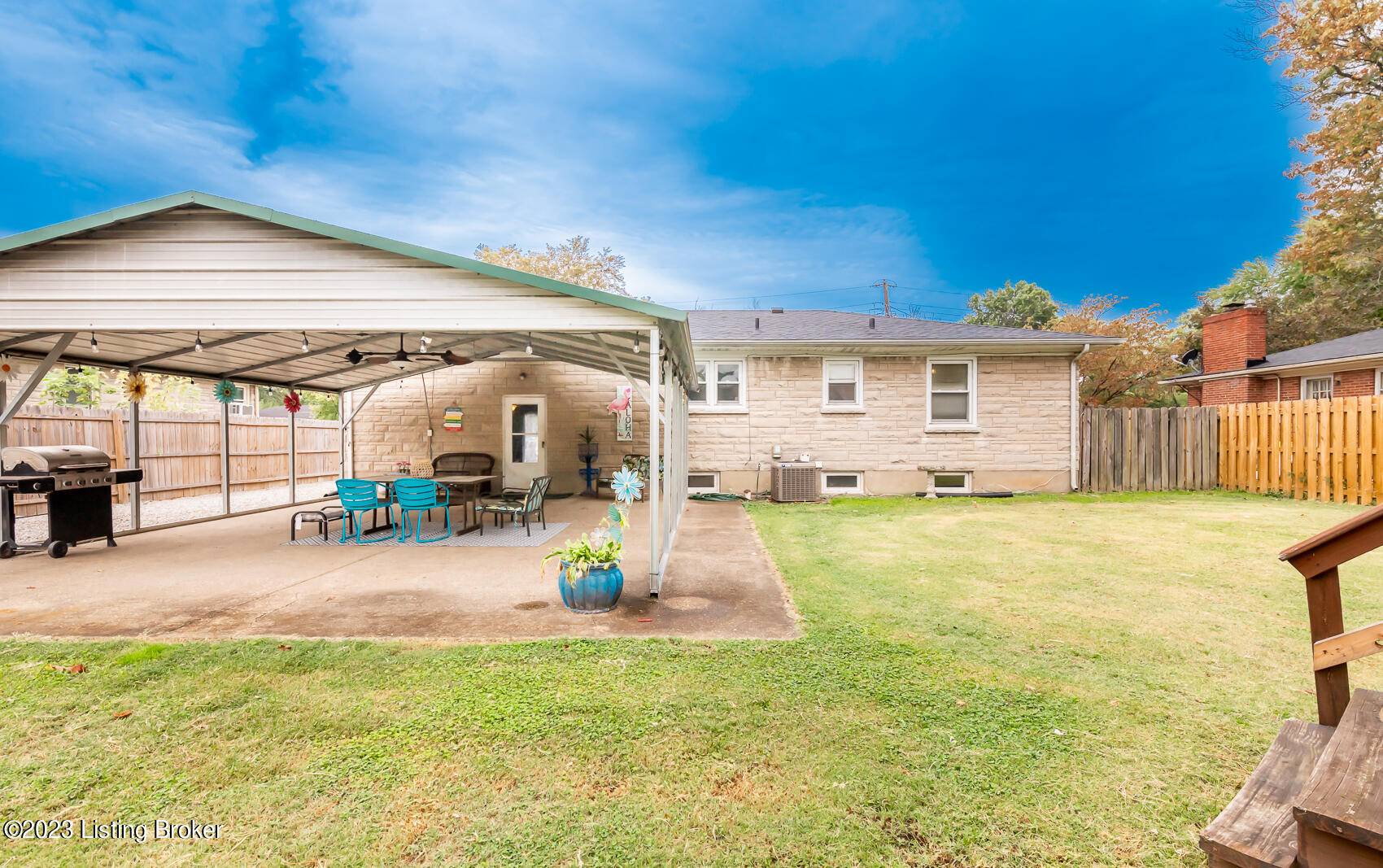 2327 Lindsey Dr