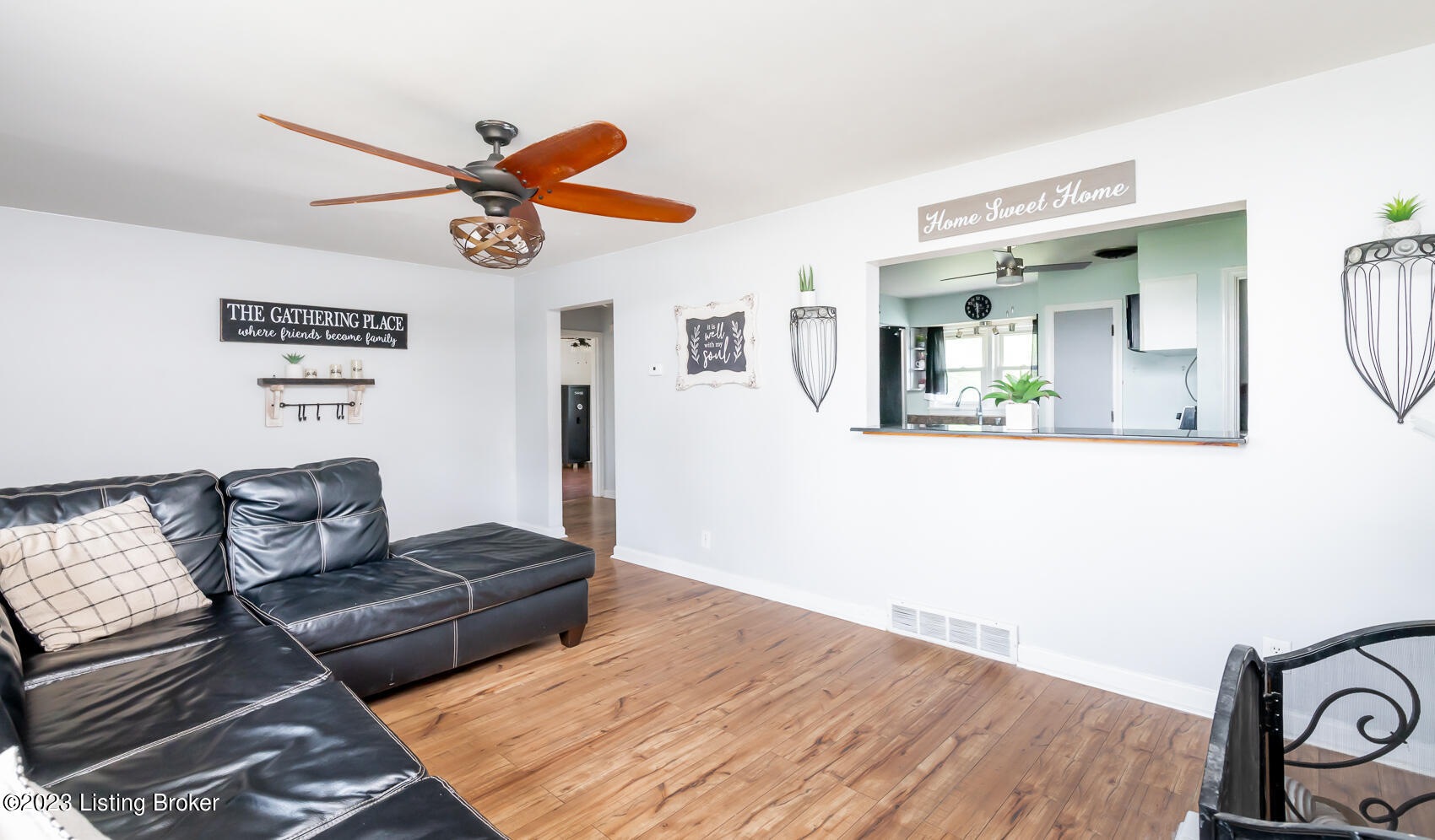 2327 Lindsey Dr