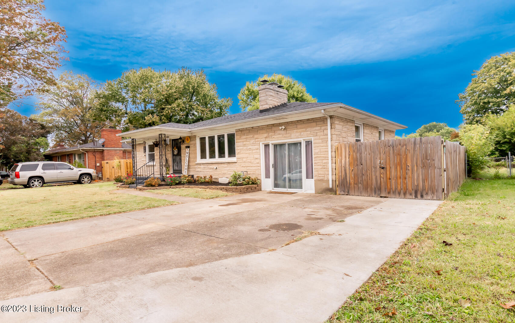 2327 Lindsey Dr