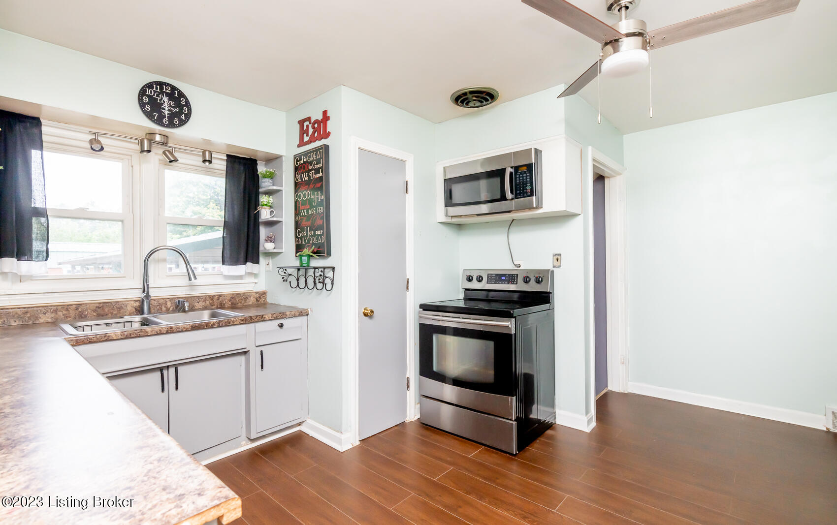 2327 Lindsey Dr
