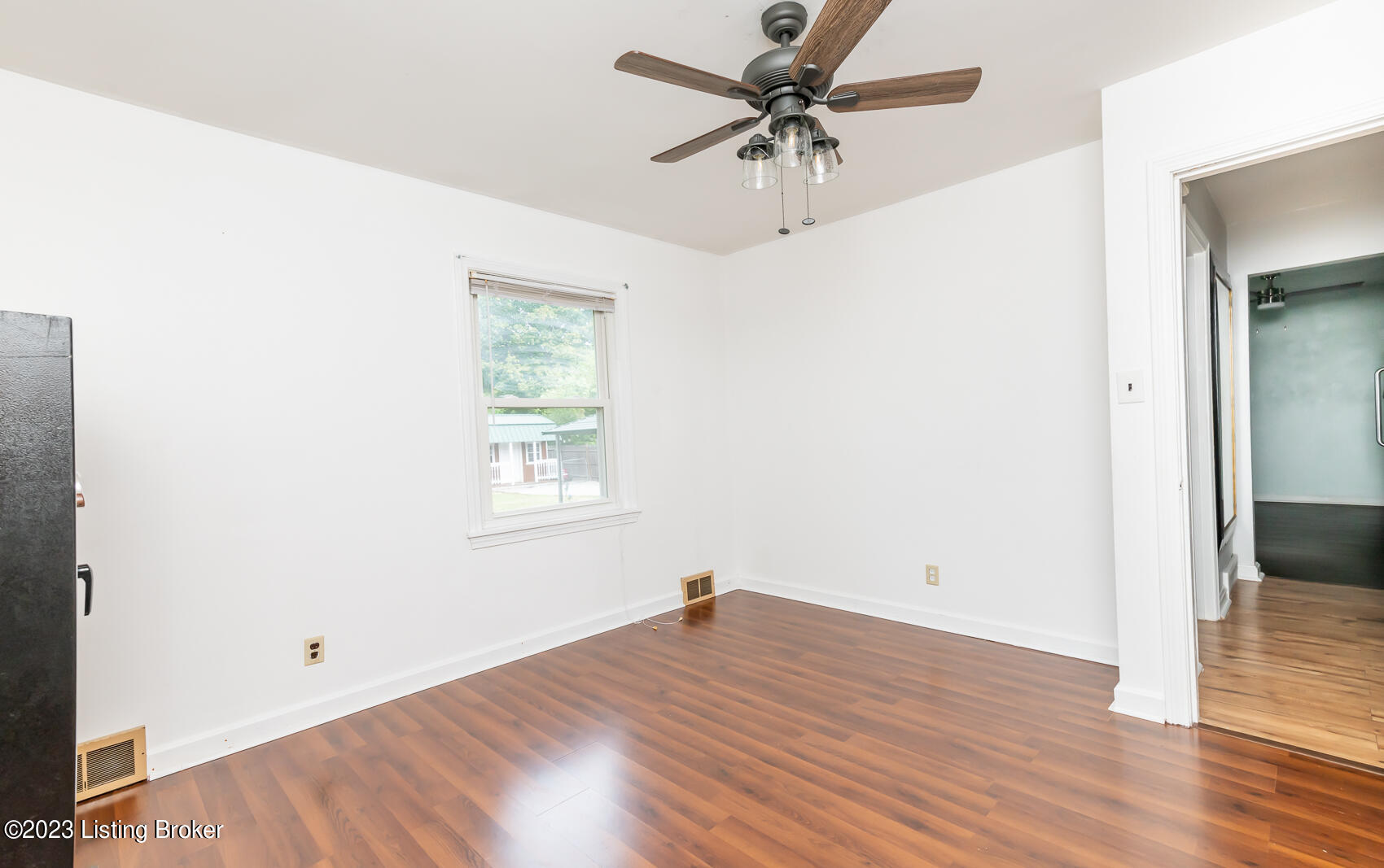 2327 Lindsey Dr
