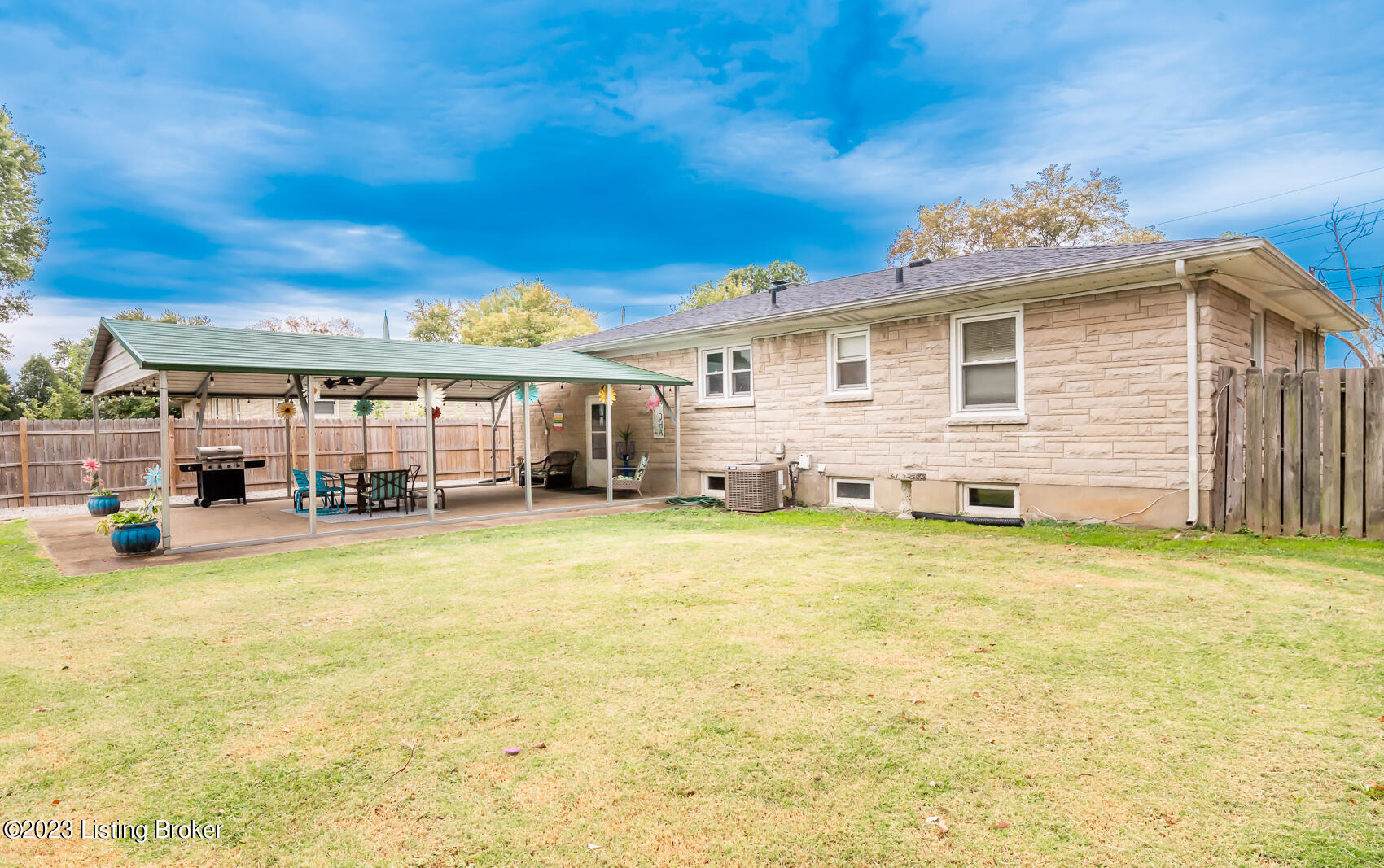 2327 Lindsey Dr