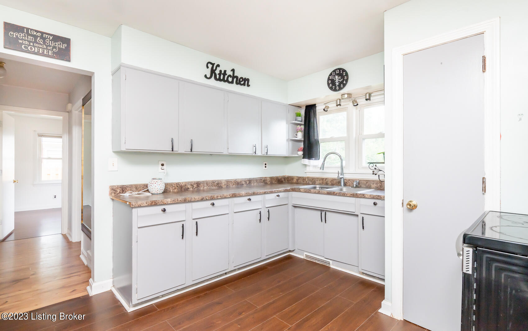 2327 Lindsey Dr