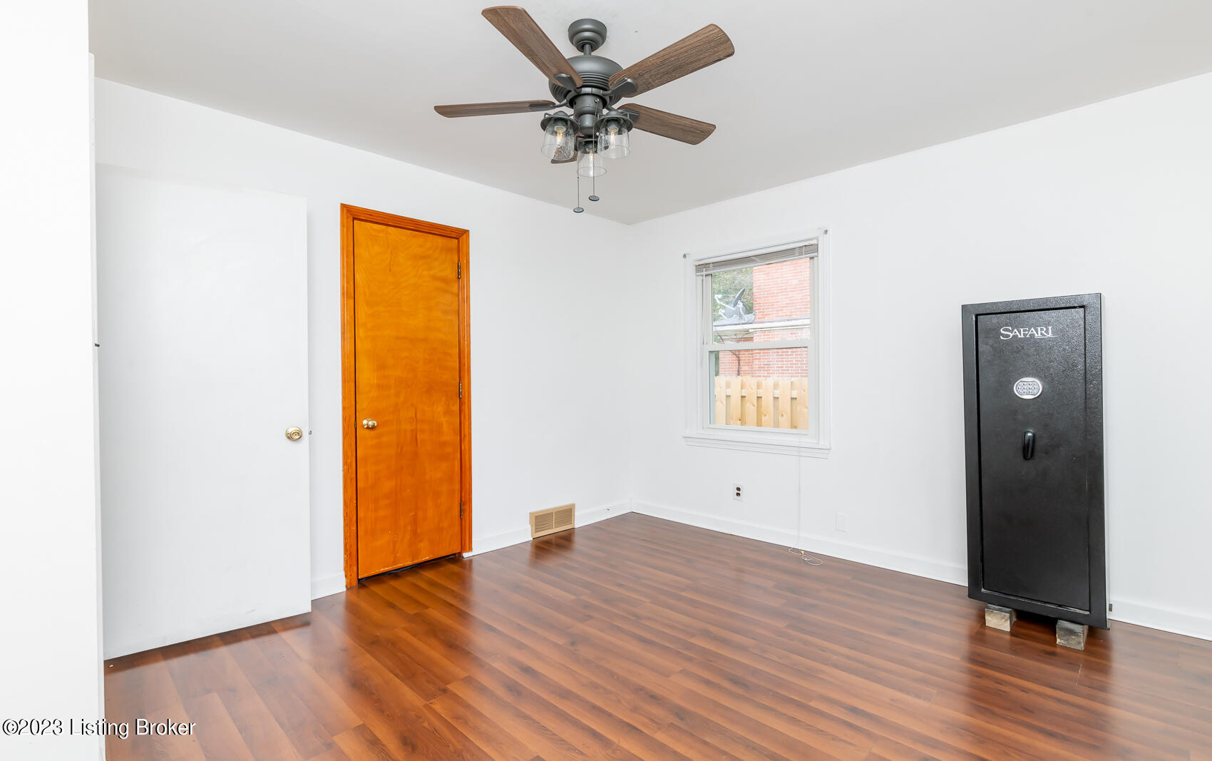 2327 Lindsey Dr