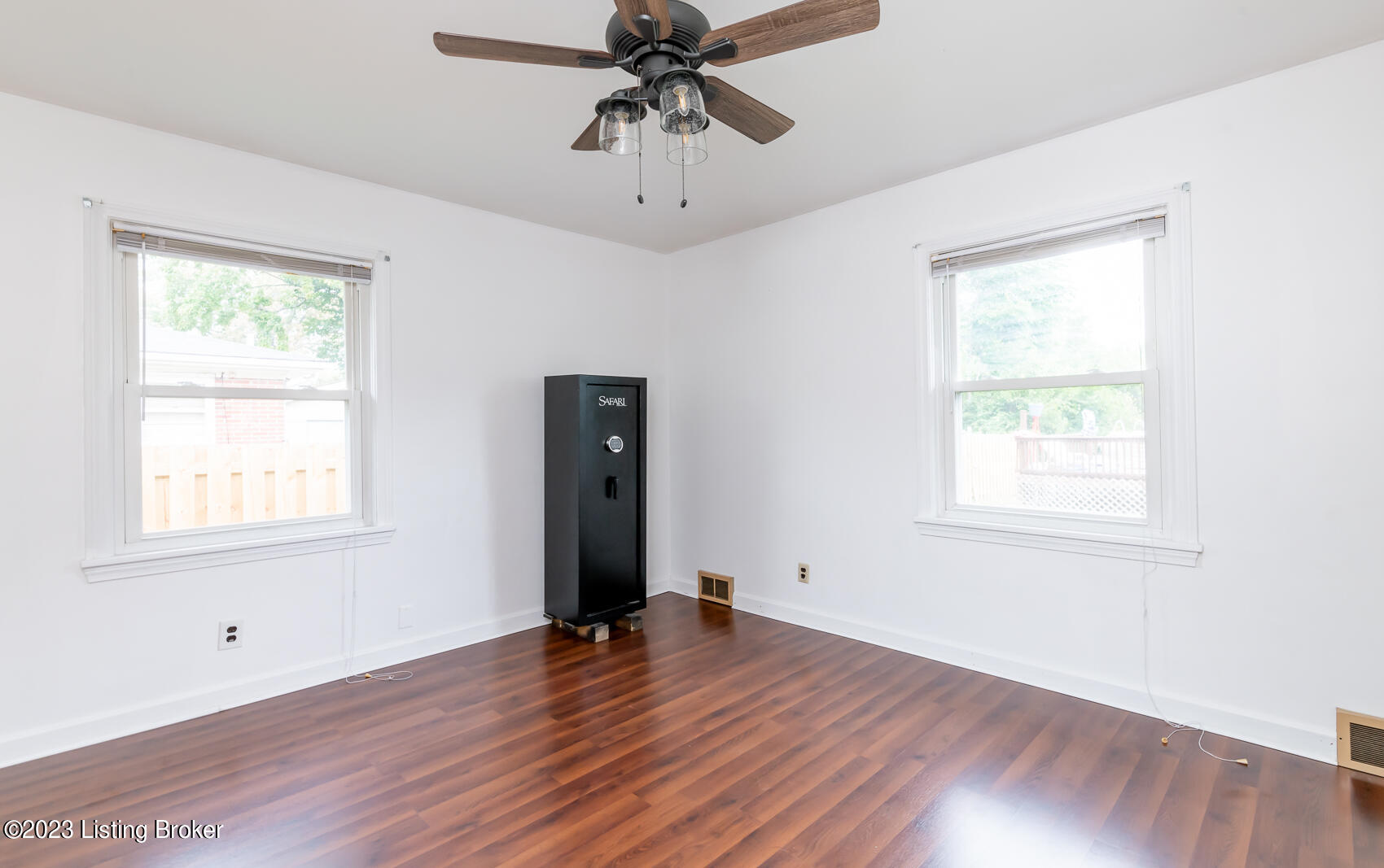 2327 Lindsey Dr