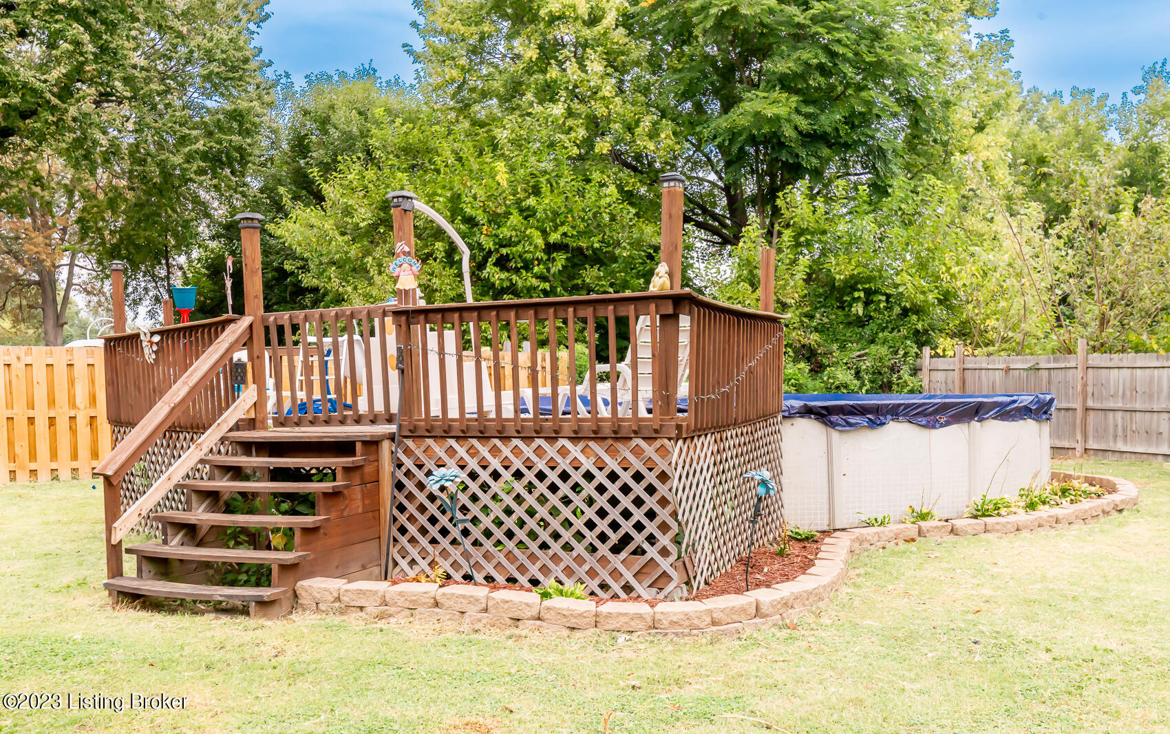 2327 Lindsey Dr