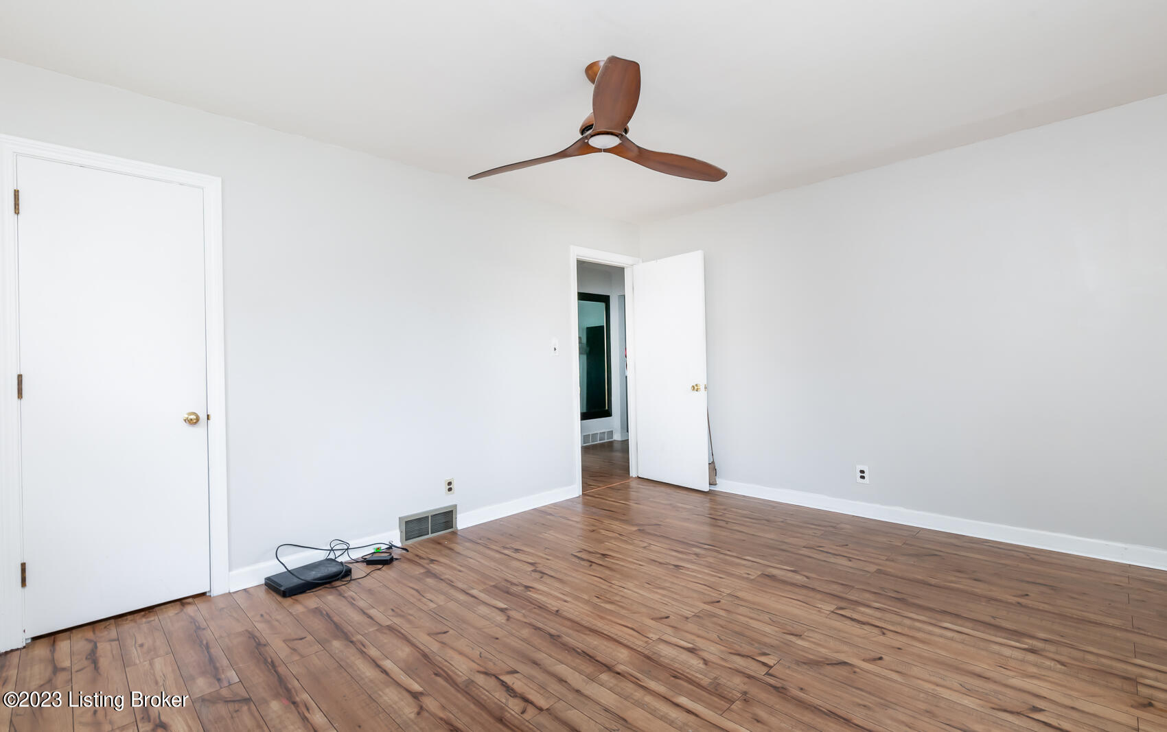 2327 Lindsey Dr