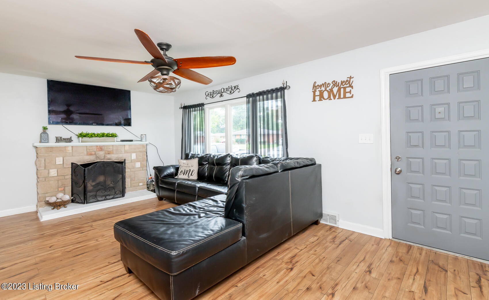 2327 Lindsey Dr