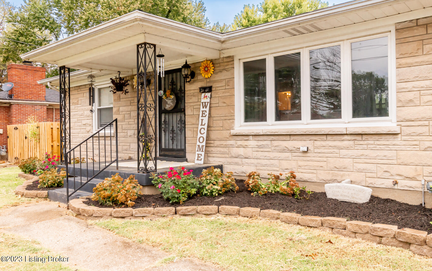 2327 Lindsey Dr