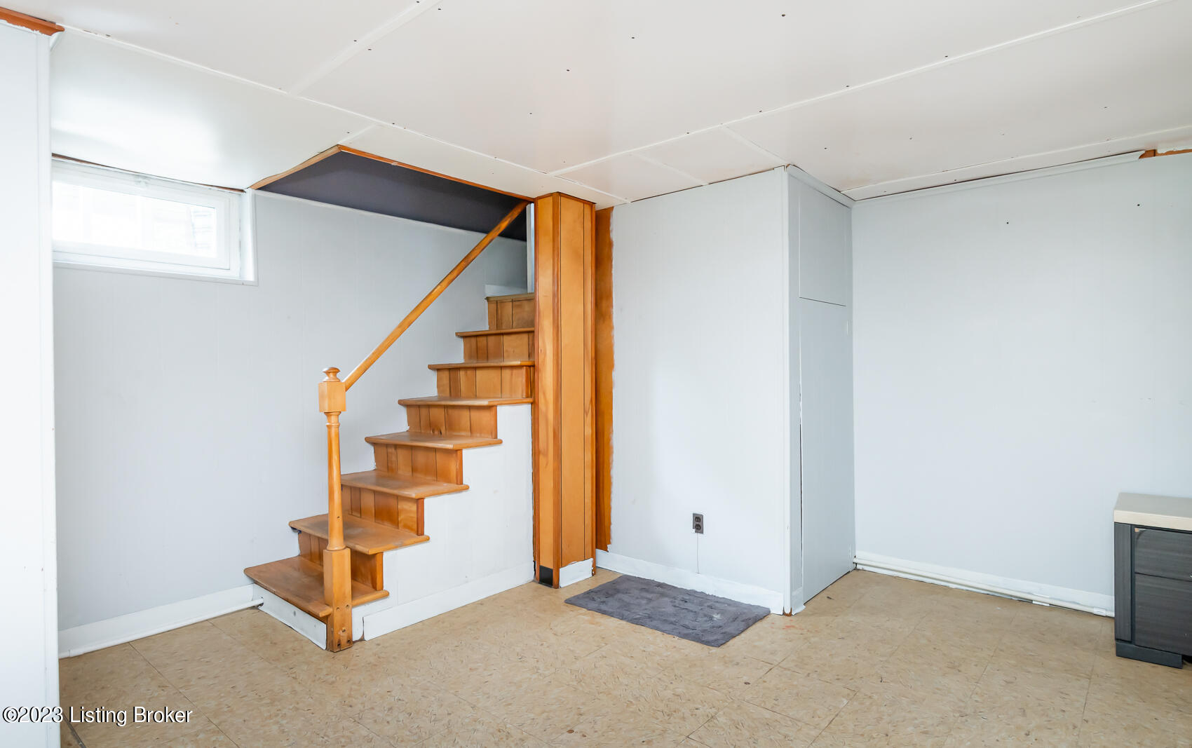 2327 Lindsey Dr