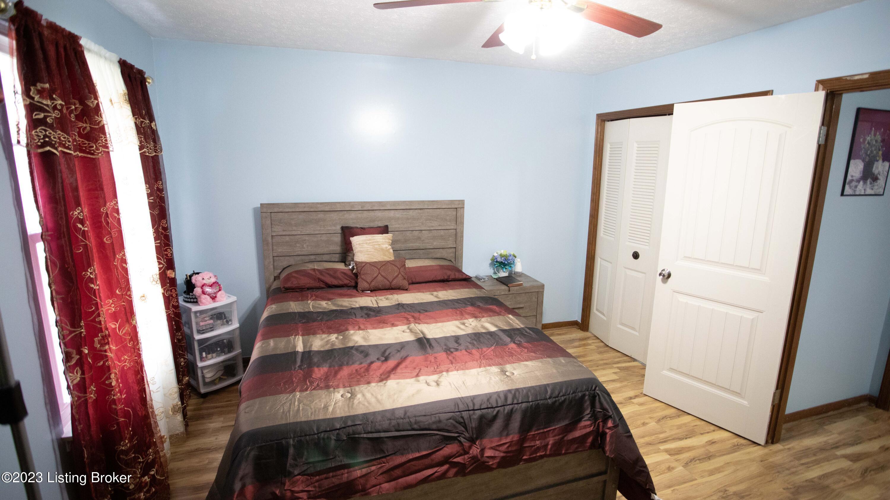9703 Turnpike View Dr