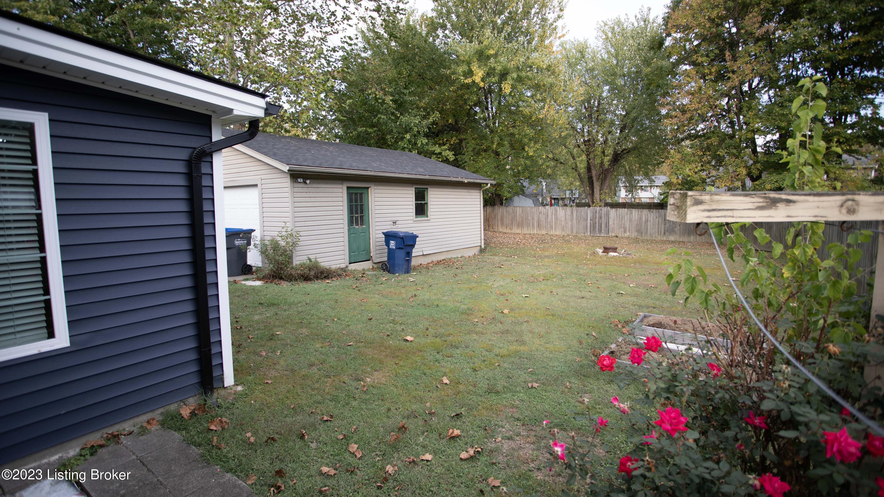 9703 Turnpike View Dr