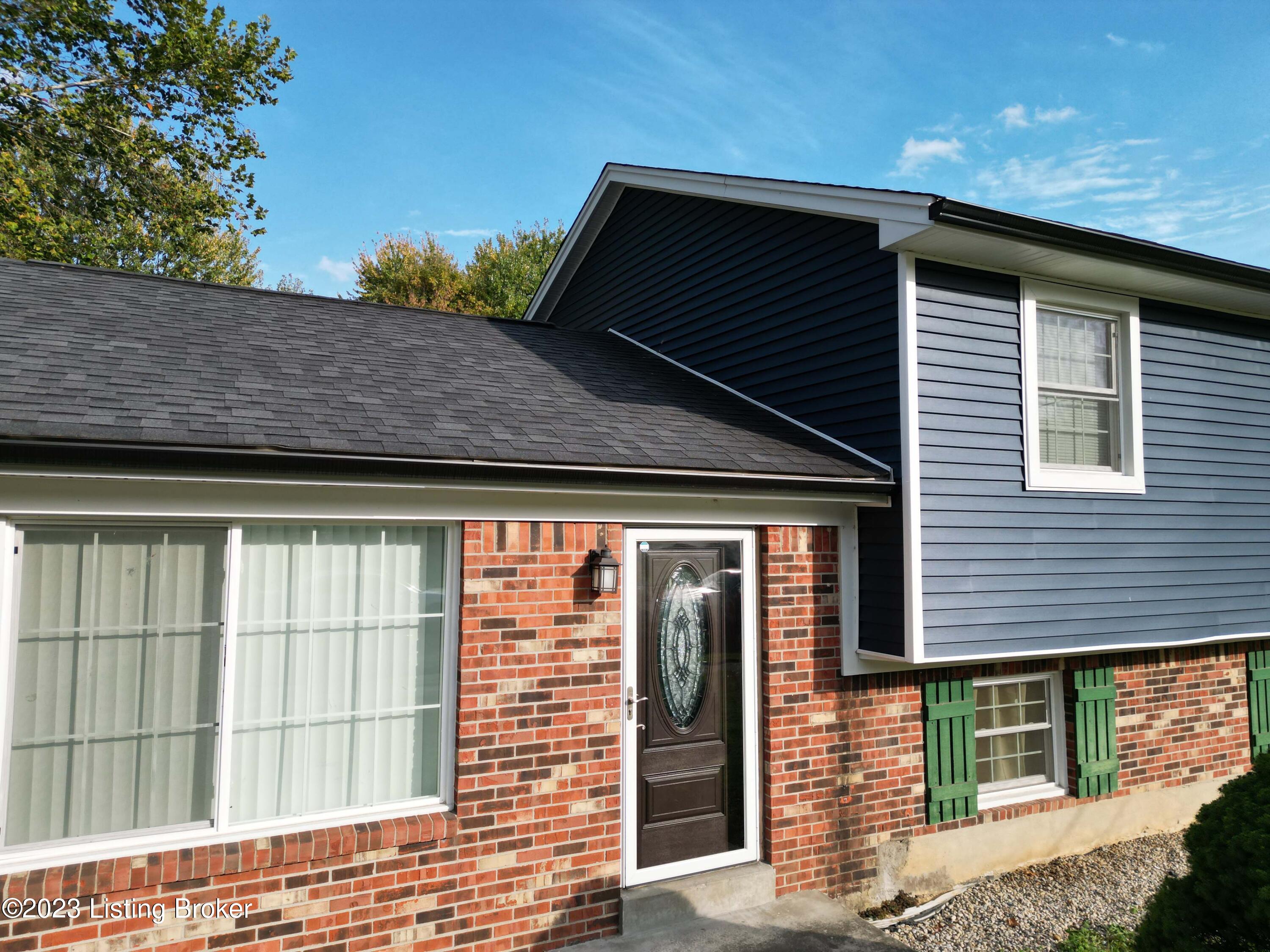9703 Turnpike View Dr
