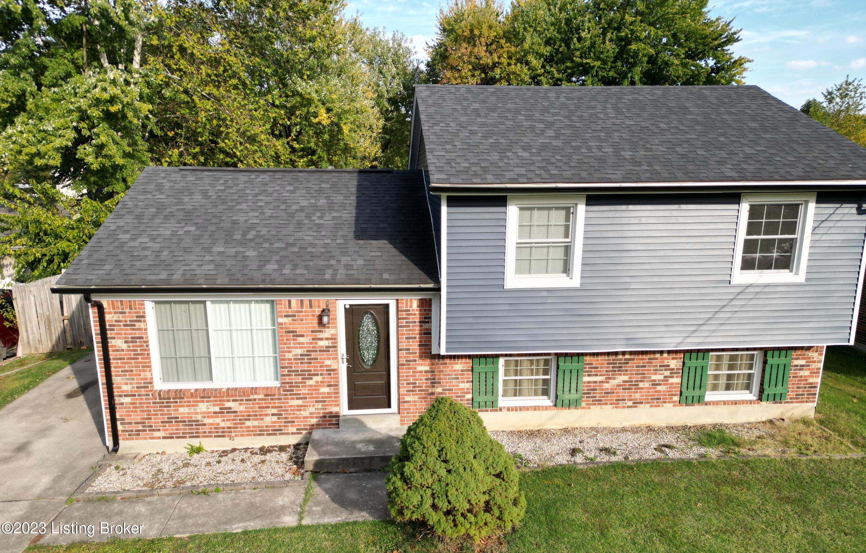 9703 Turnpike View Dr