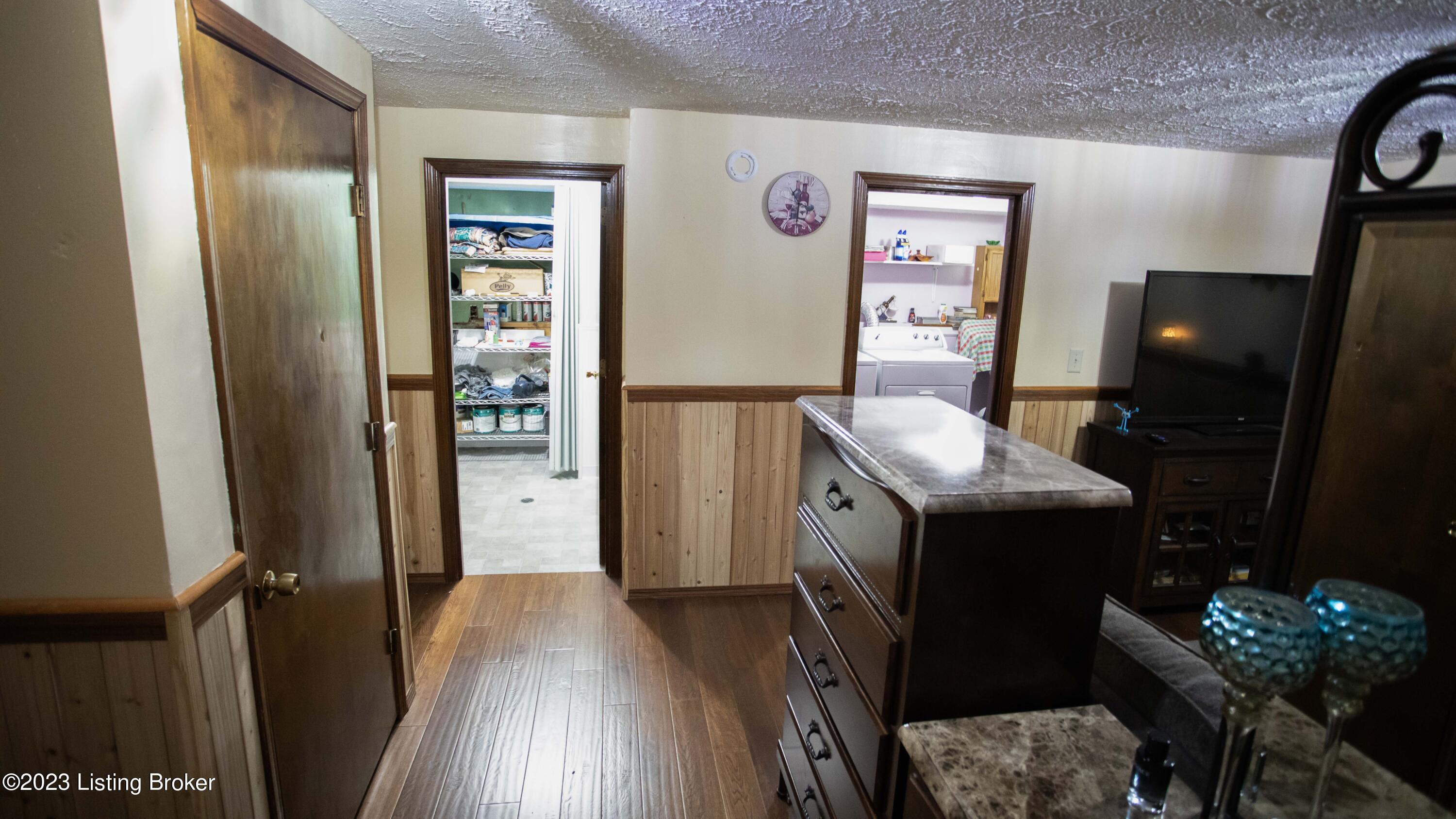9703 Turnpike View Dr