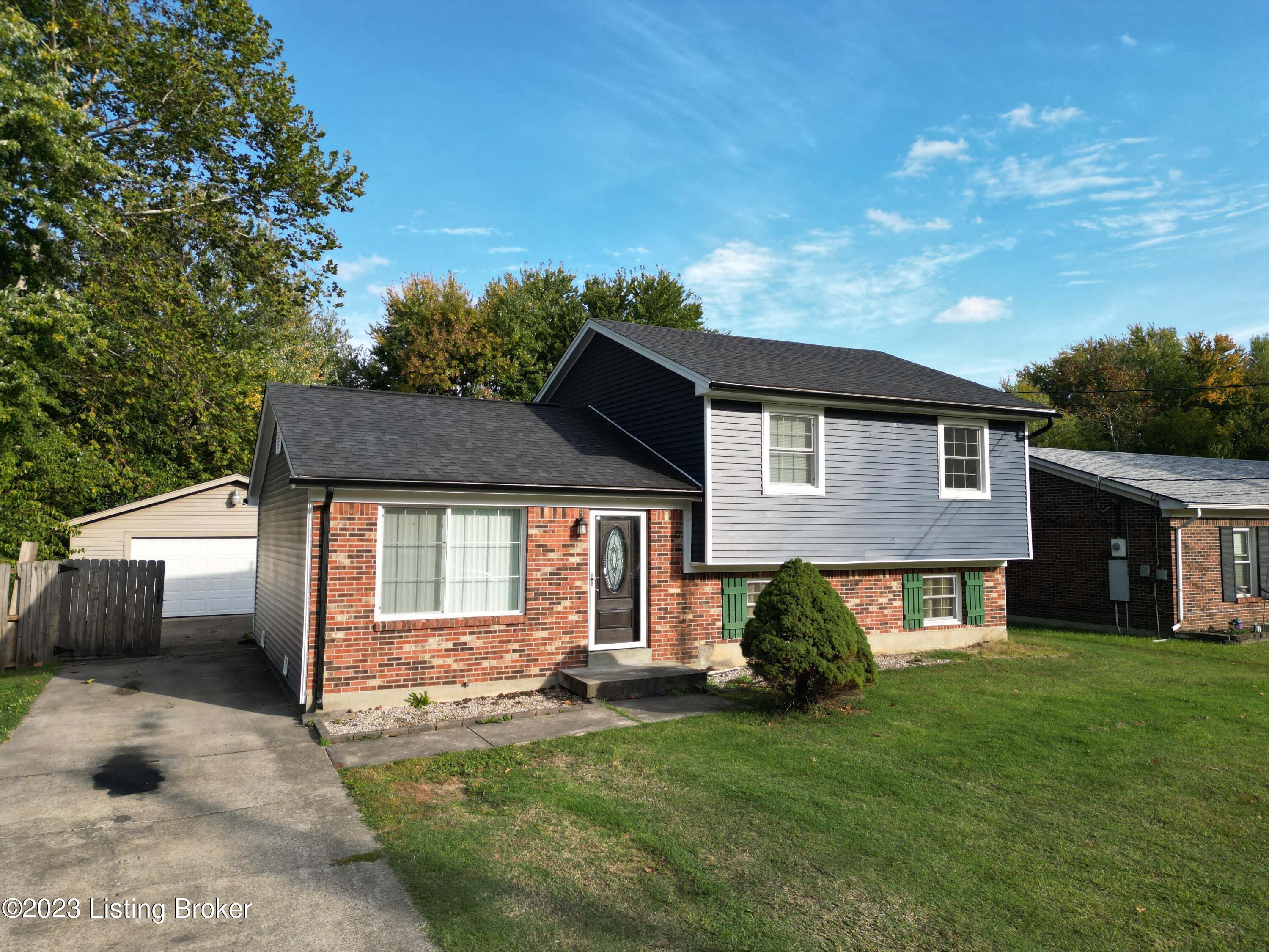 9703 Turnpike View Dr