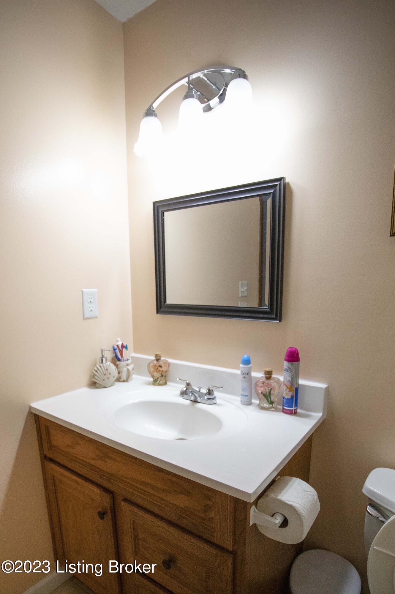 9703 Turnpike View Dr