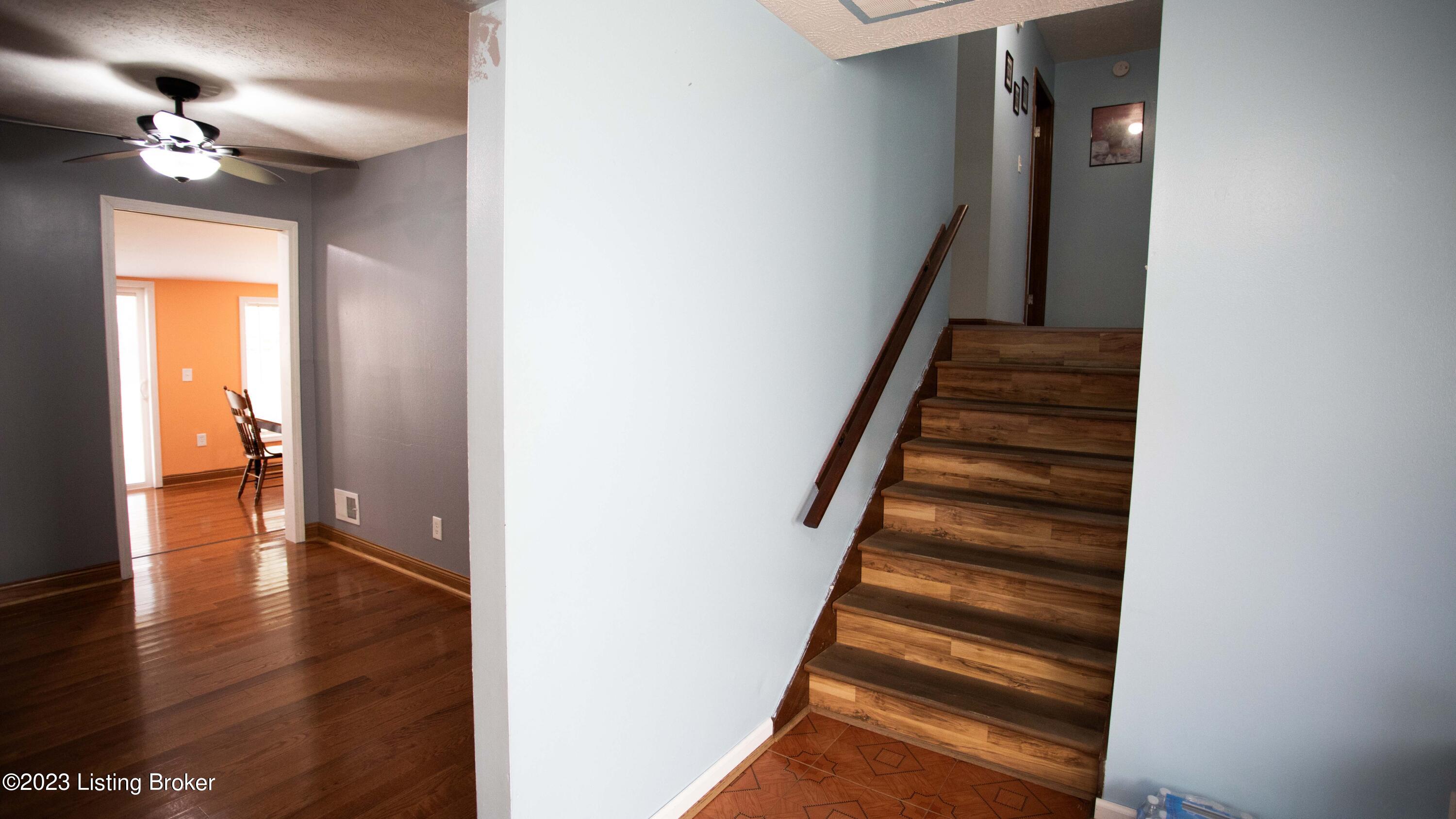 9703 Turnpike View Dr