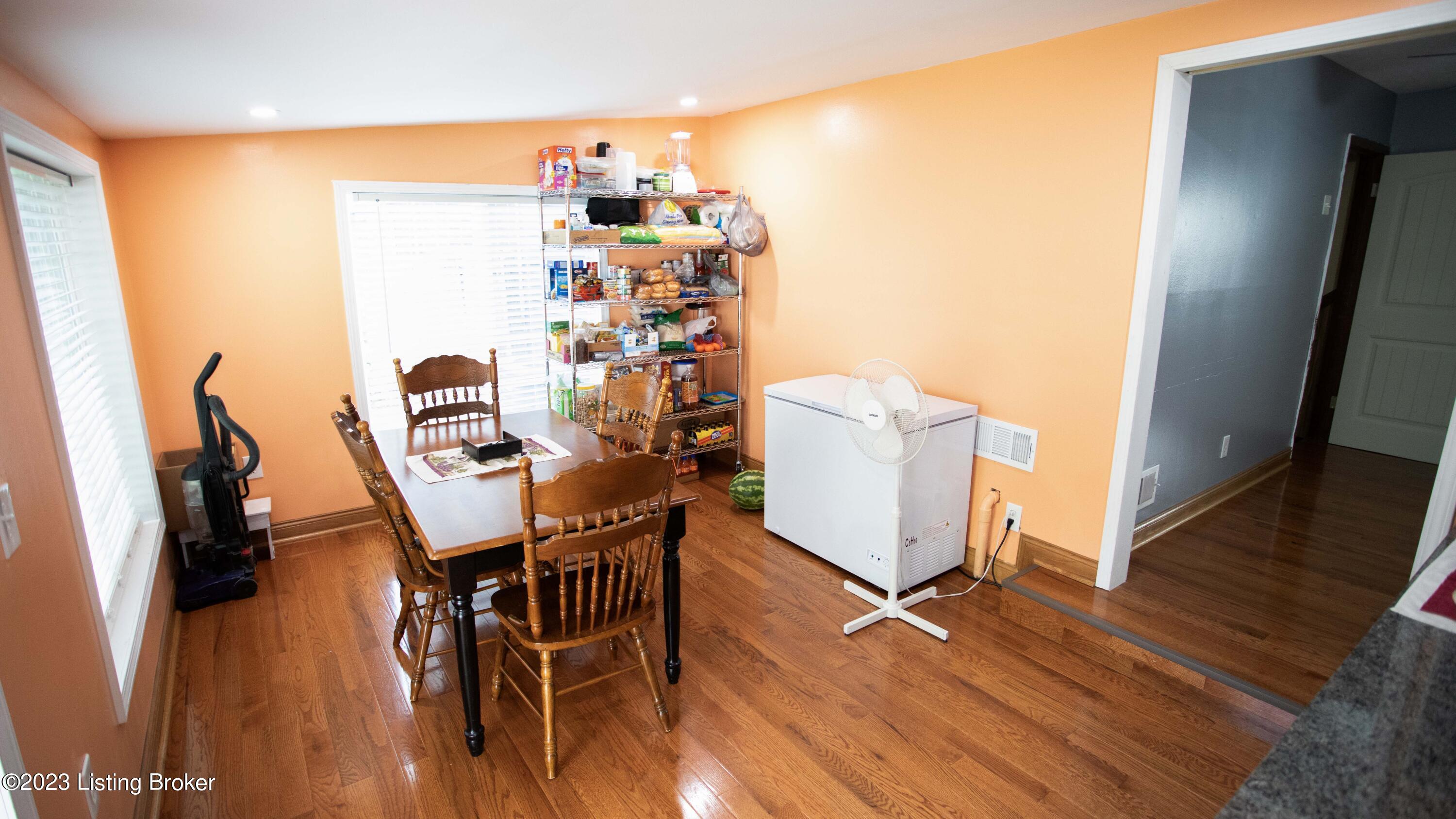 9703 Turnpike View Dr
