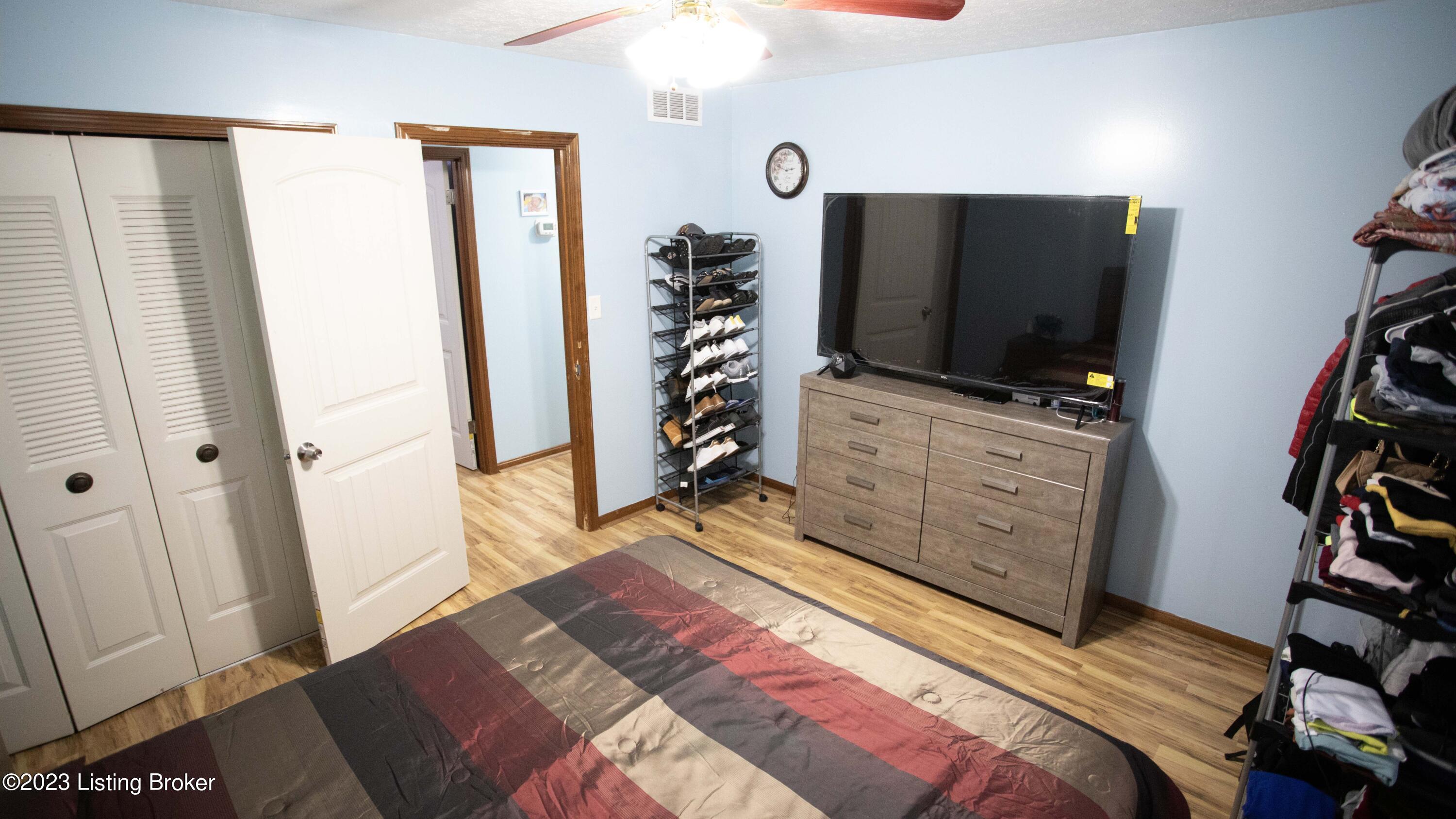 9703 Turnpike View Dr