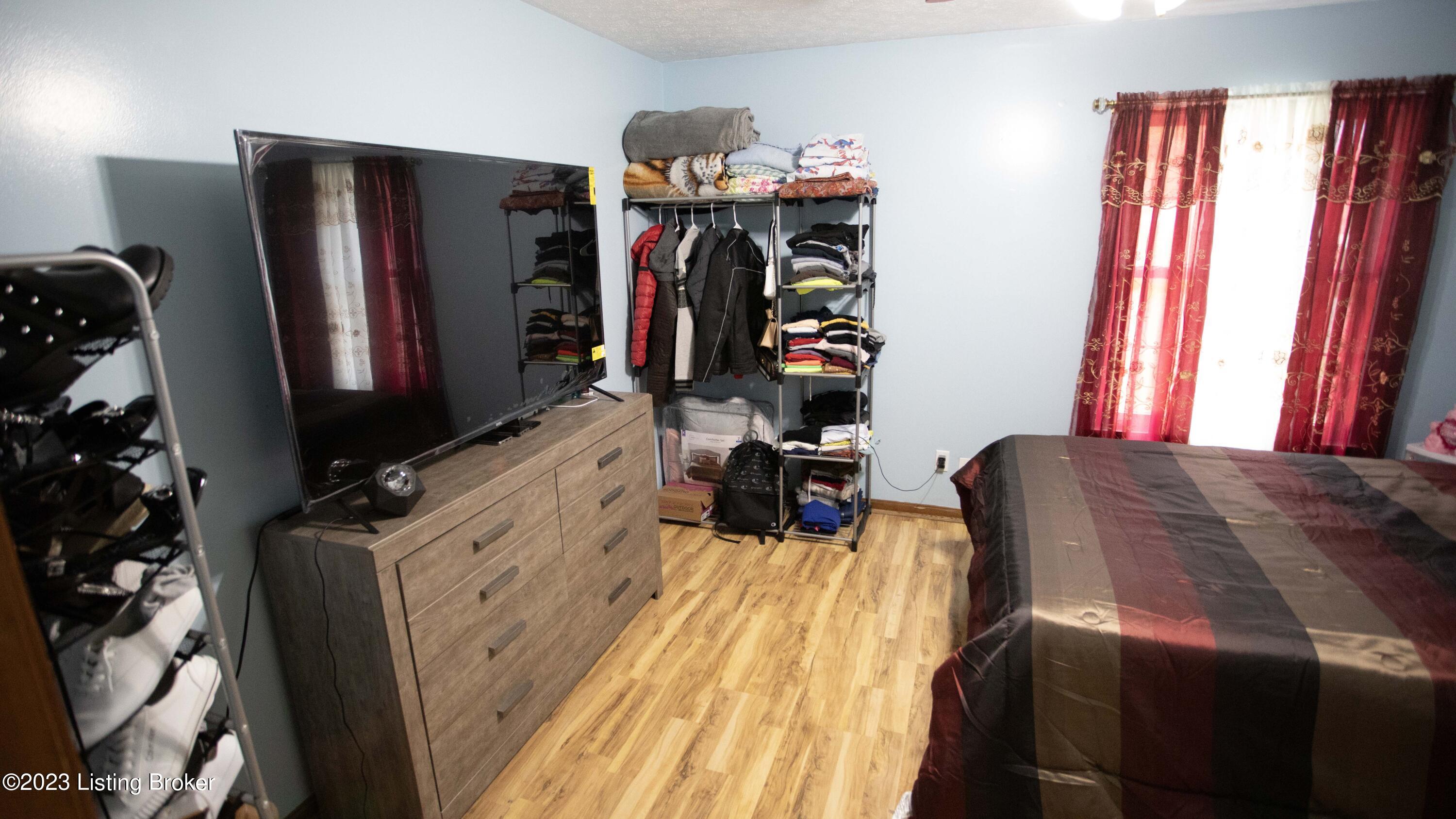 9703 Turnpike View Dr