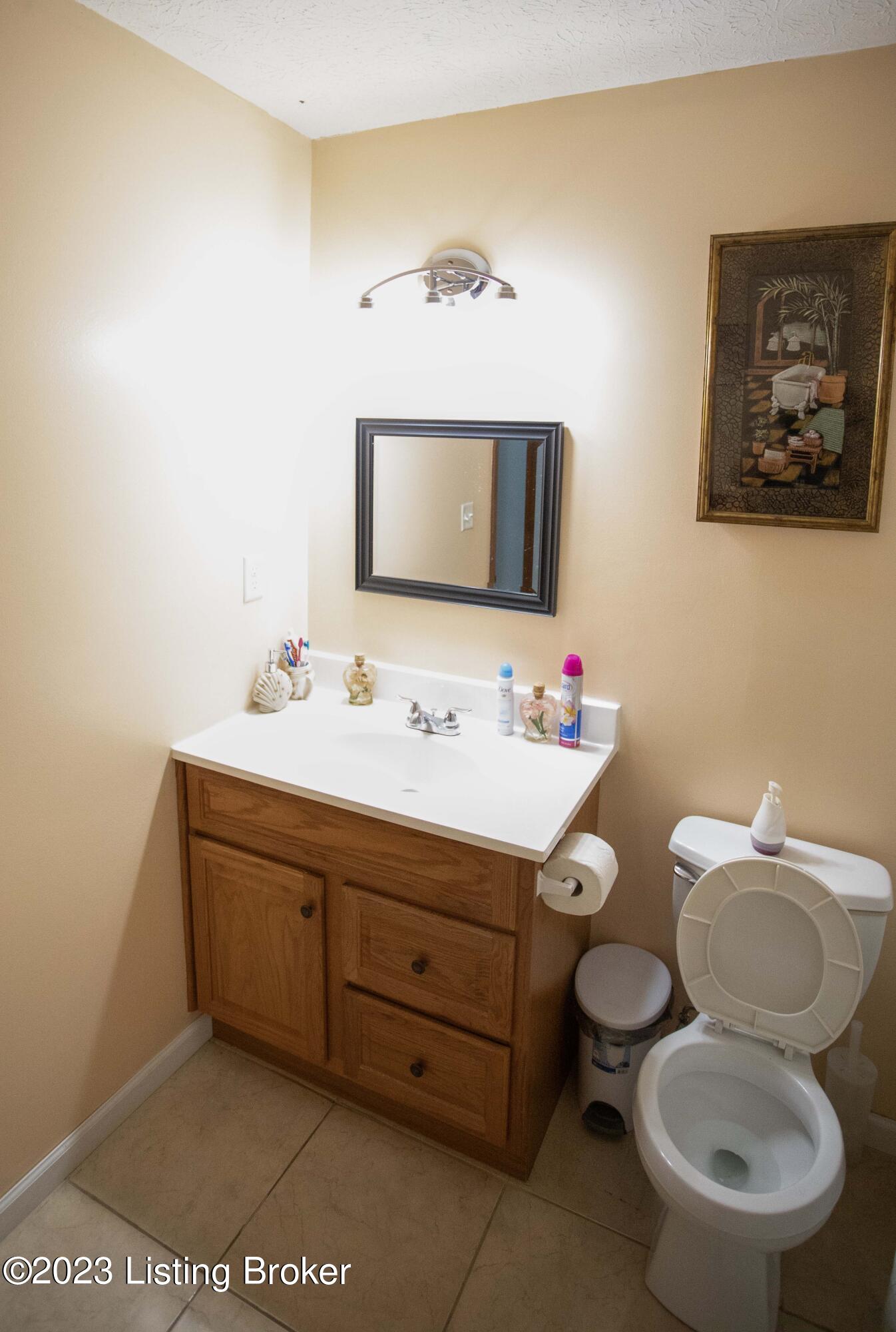 9703 Turnpike View Dr