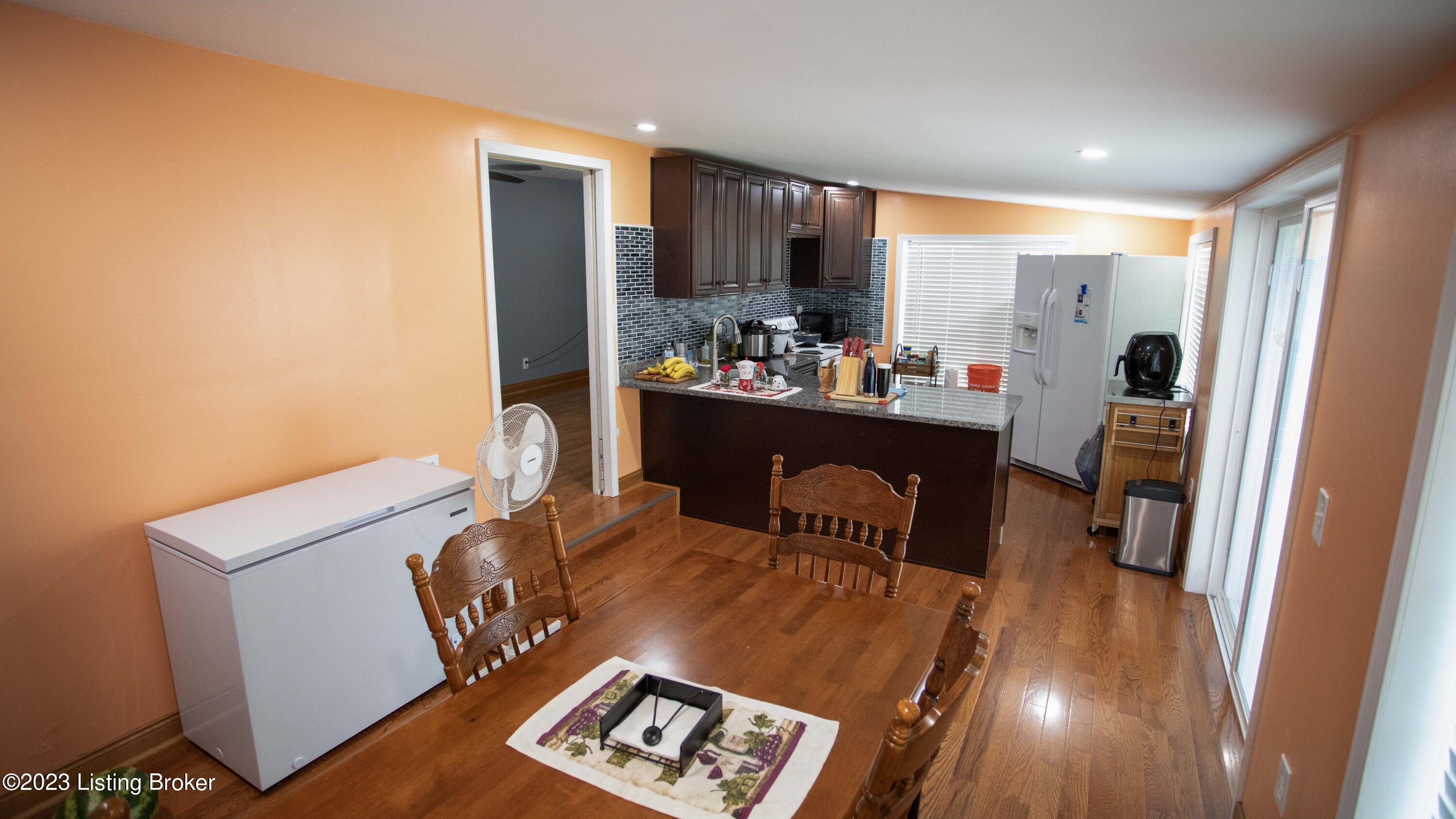 9703 Turnpike View Dr