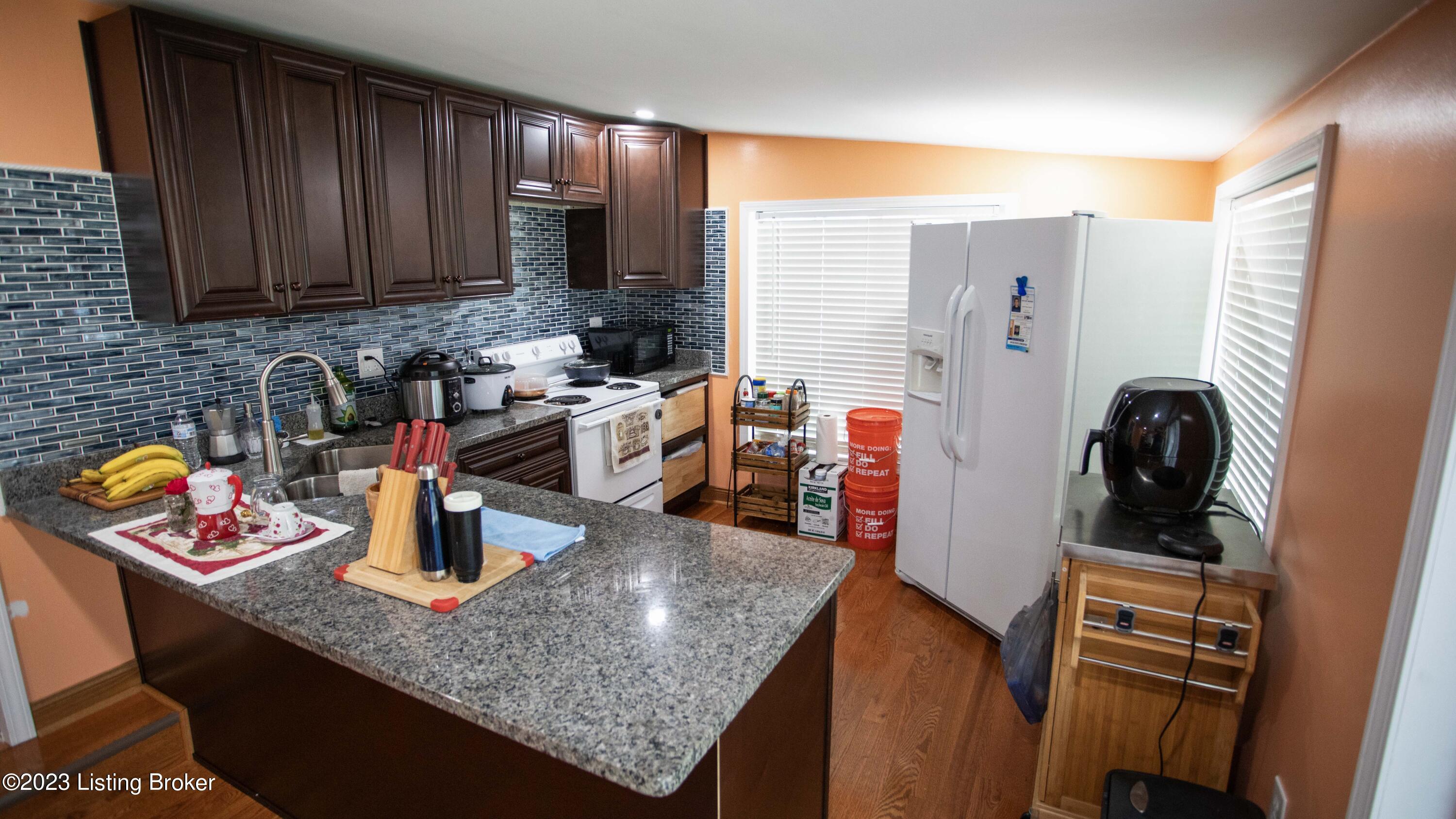 9703 Turnpike View Dr