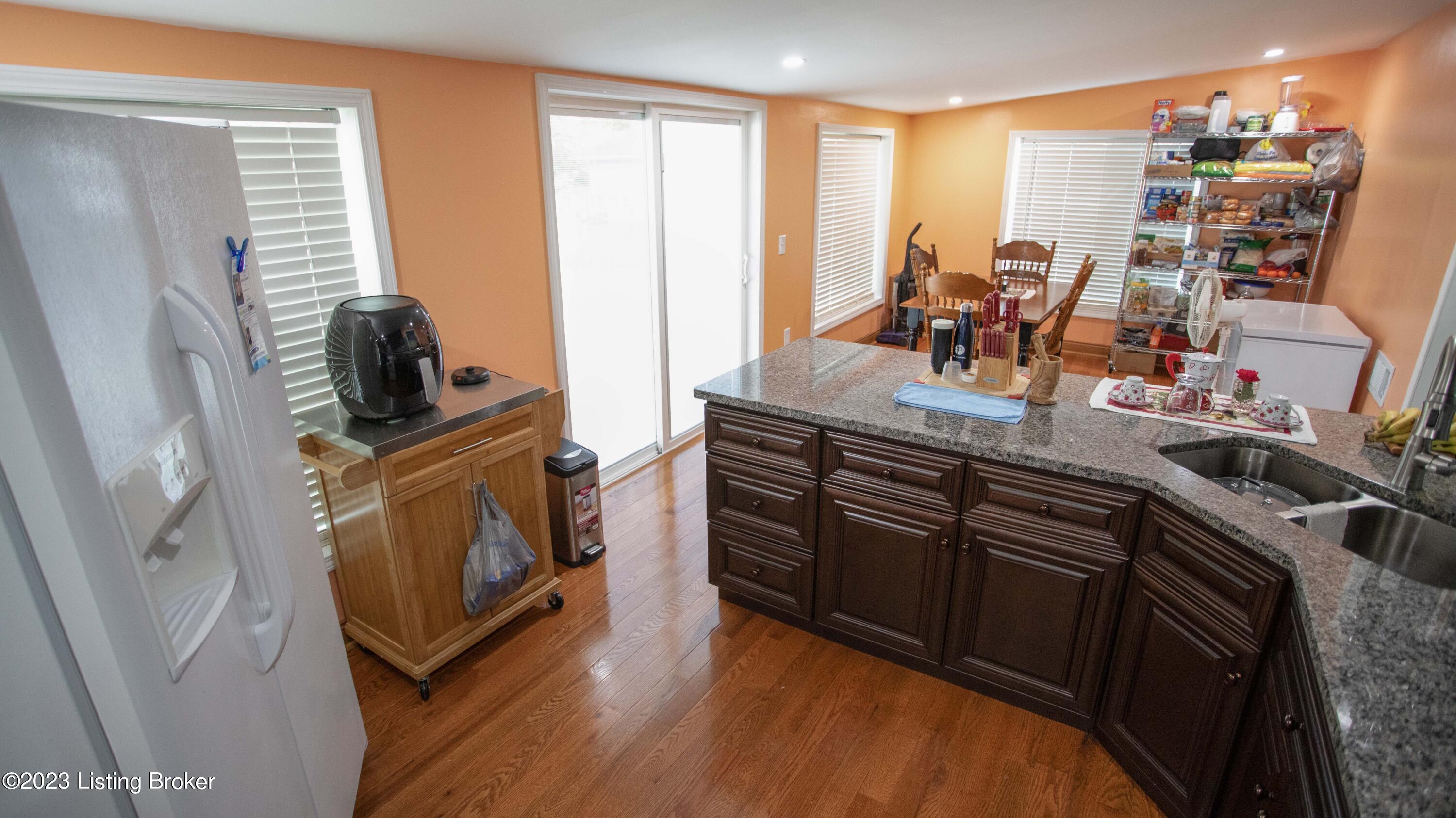 9703 Turnpike View Dr