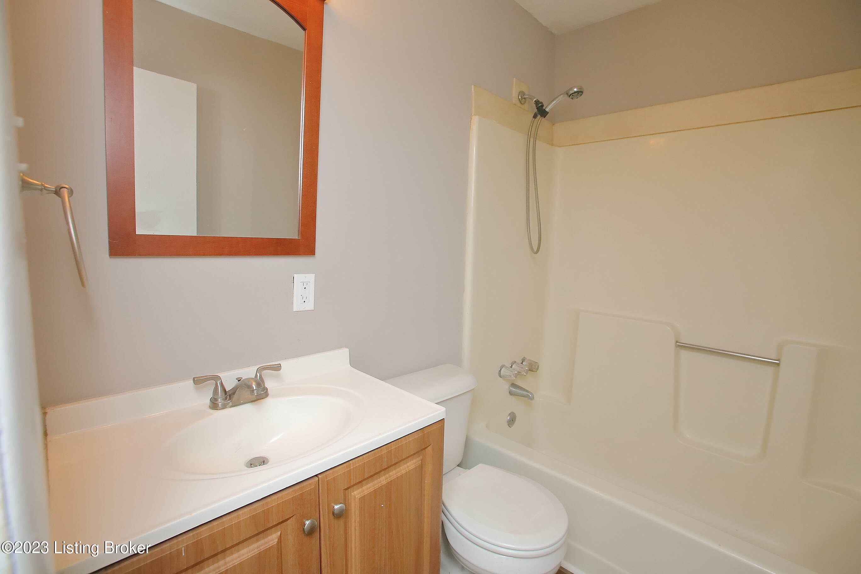 7011 Nathan Hale Way