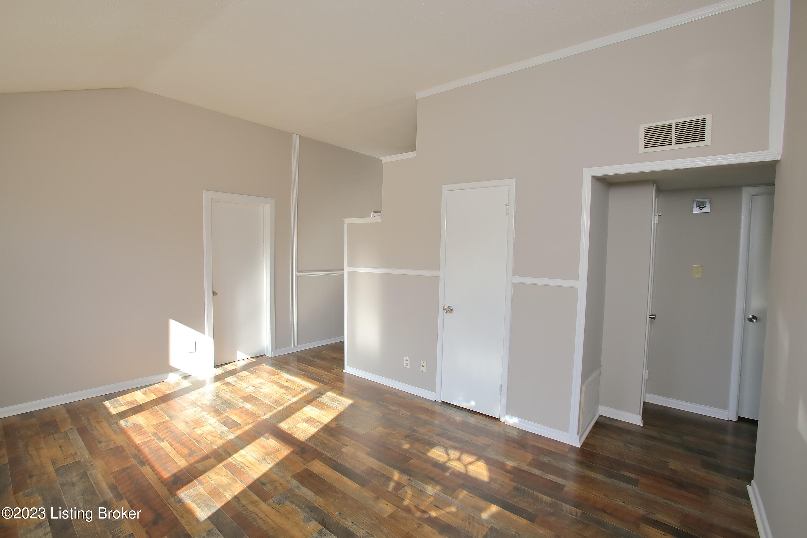 7011 Nathan Hale Way