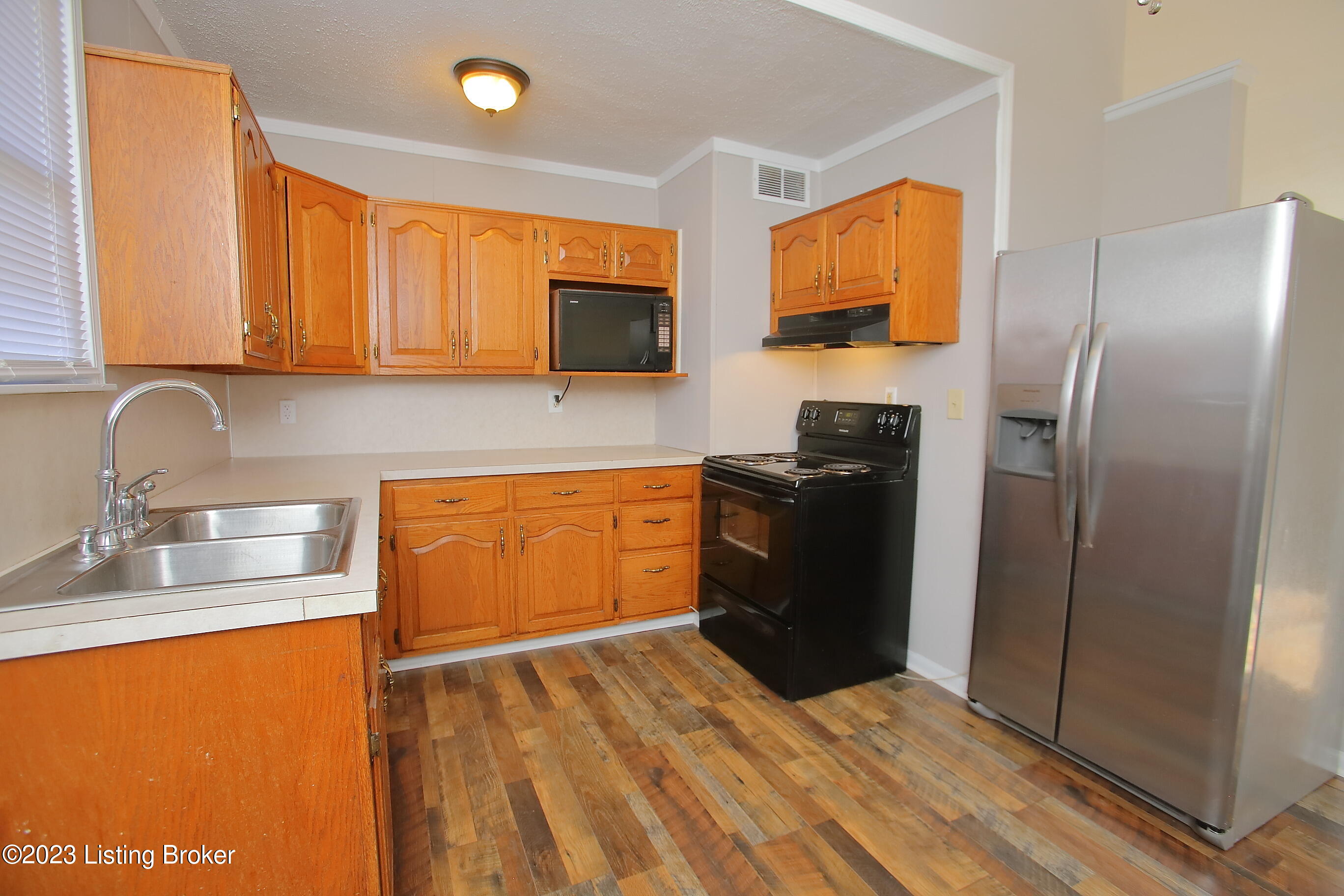 7011 Nathan Hale Way