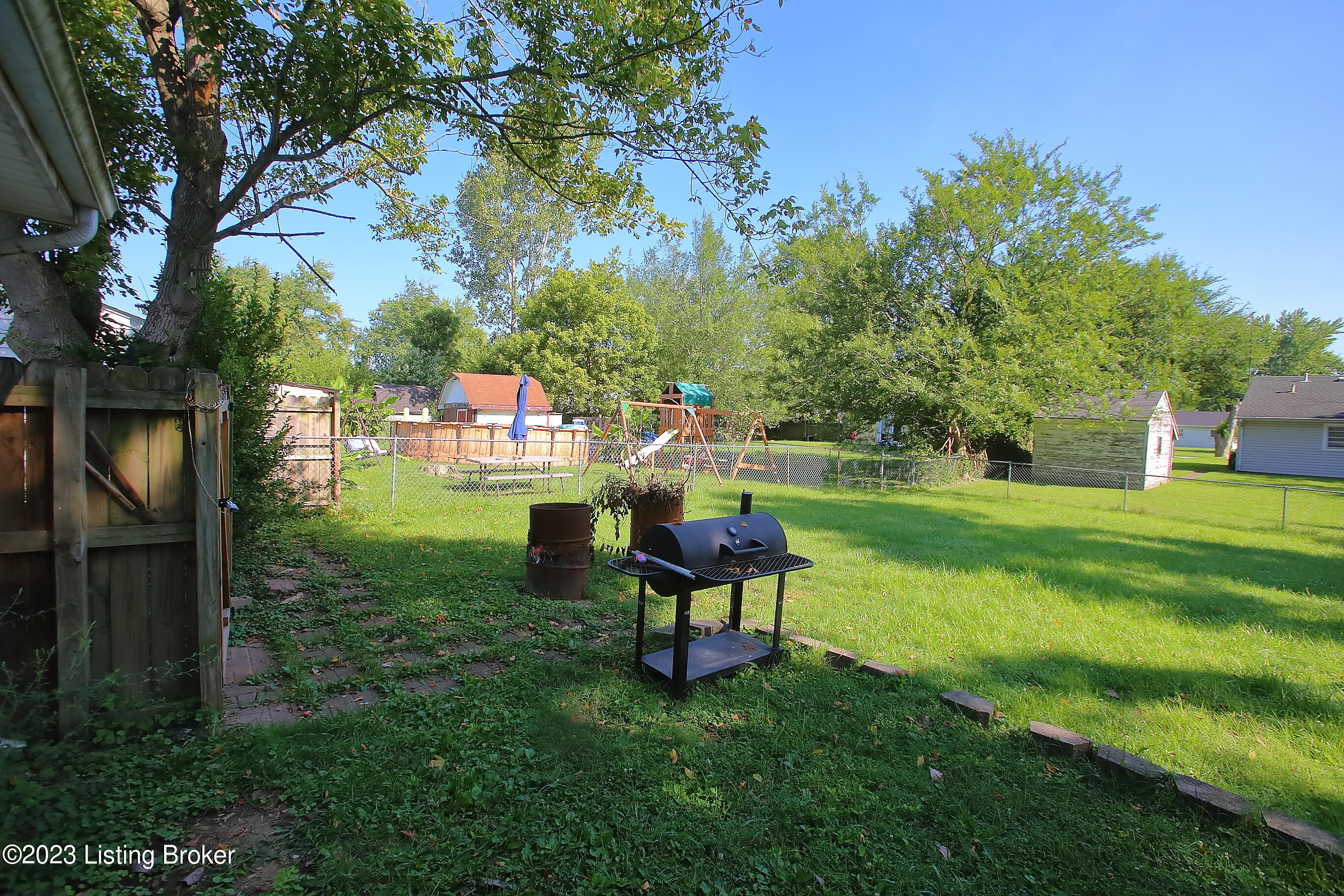 7011 Nathan Hale Way