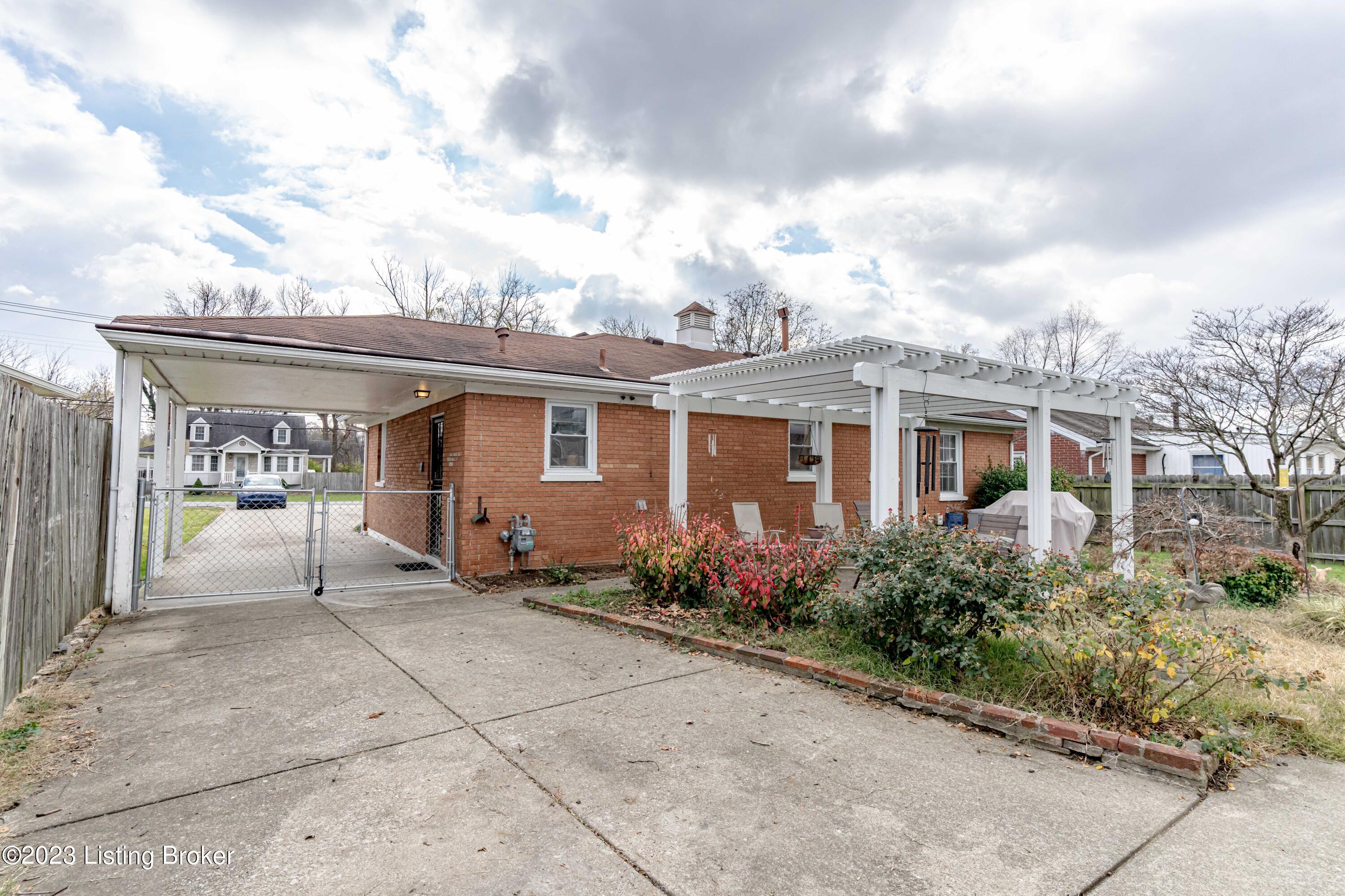 1117 Clay Ave