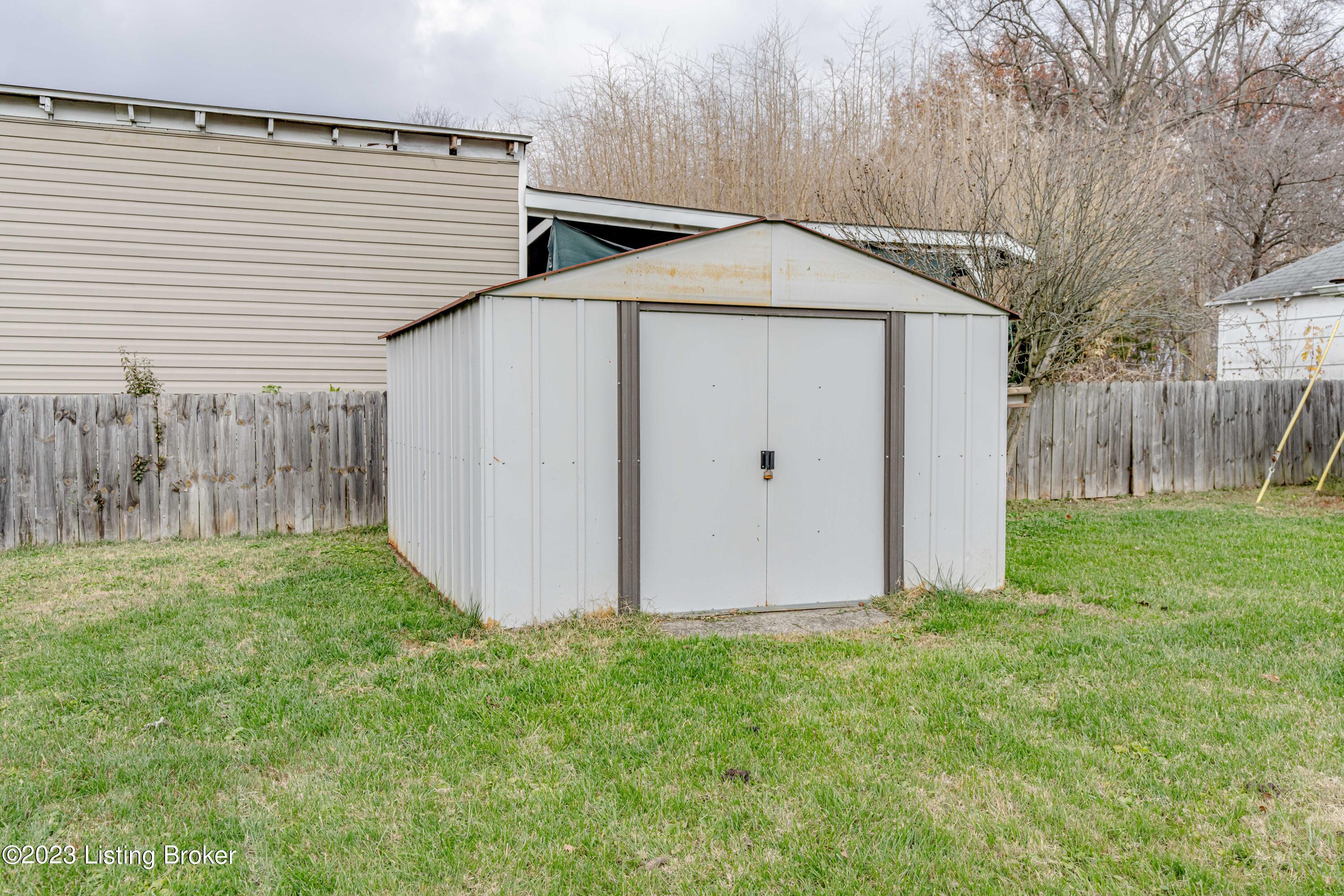 1117 Clay Ave